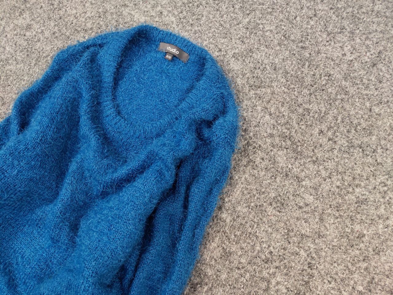 Japanese Brand Vintage 90's Japanese Blue Mohair Style Fuzzy Sweater Hype Size US M / EU 48-50 / 2 - 4 Thumbnail