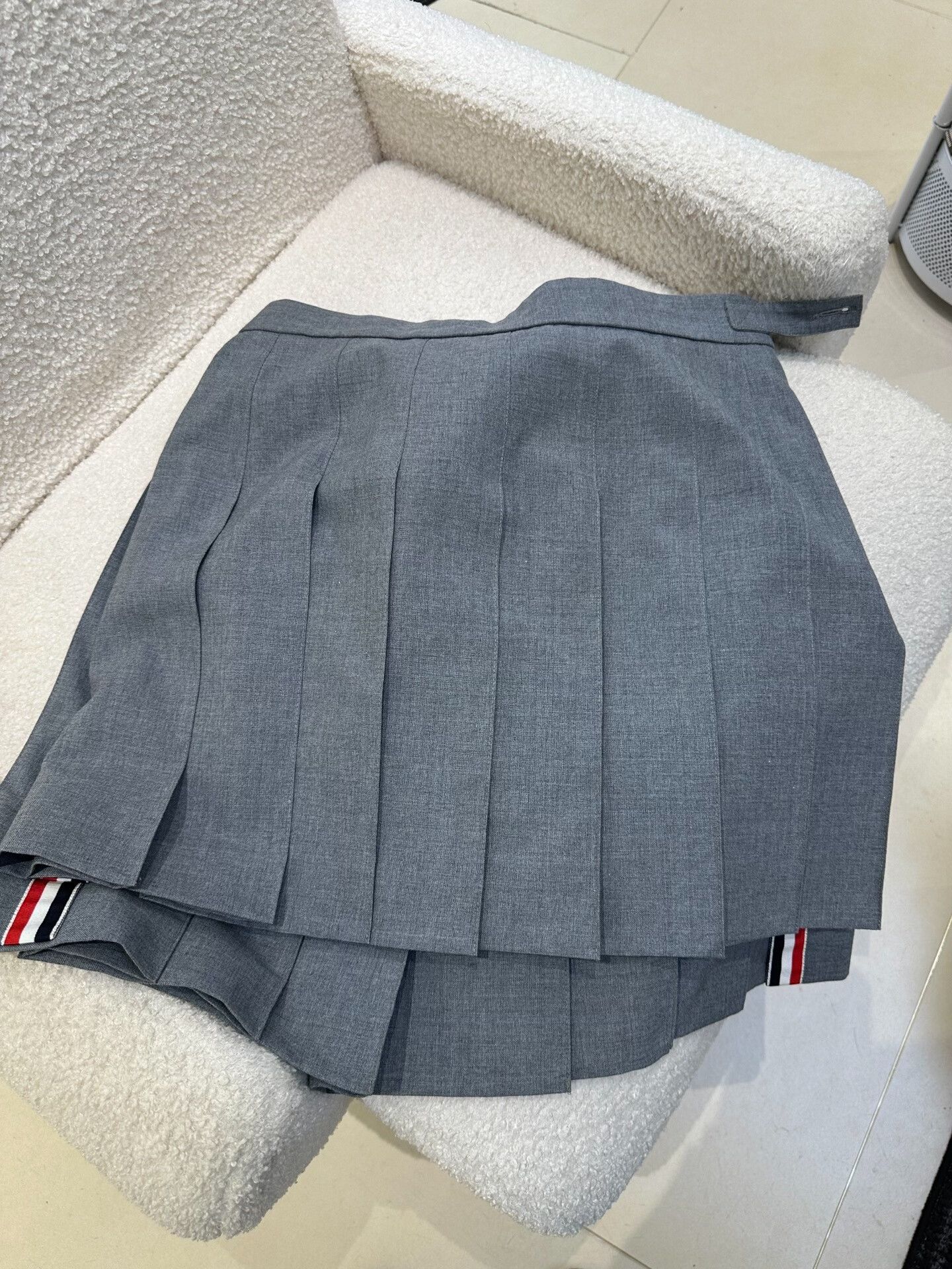 Thom Browne Thom Browne Women's Classic Pleated Skirt Size 42" / US 20 - 1 Thumbnail