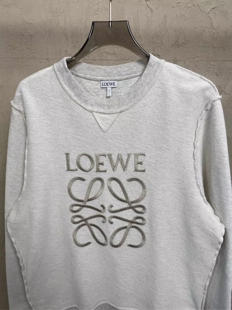 Loewe LOEWE Gray white reverse embroidered large Logo round neck Size S / US 4 / IT 40 - 5 Thumbnail
