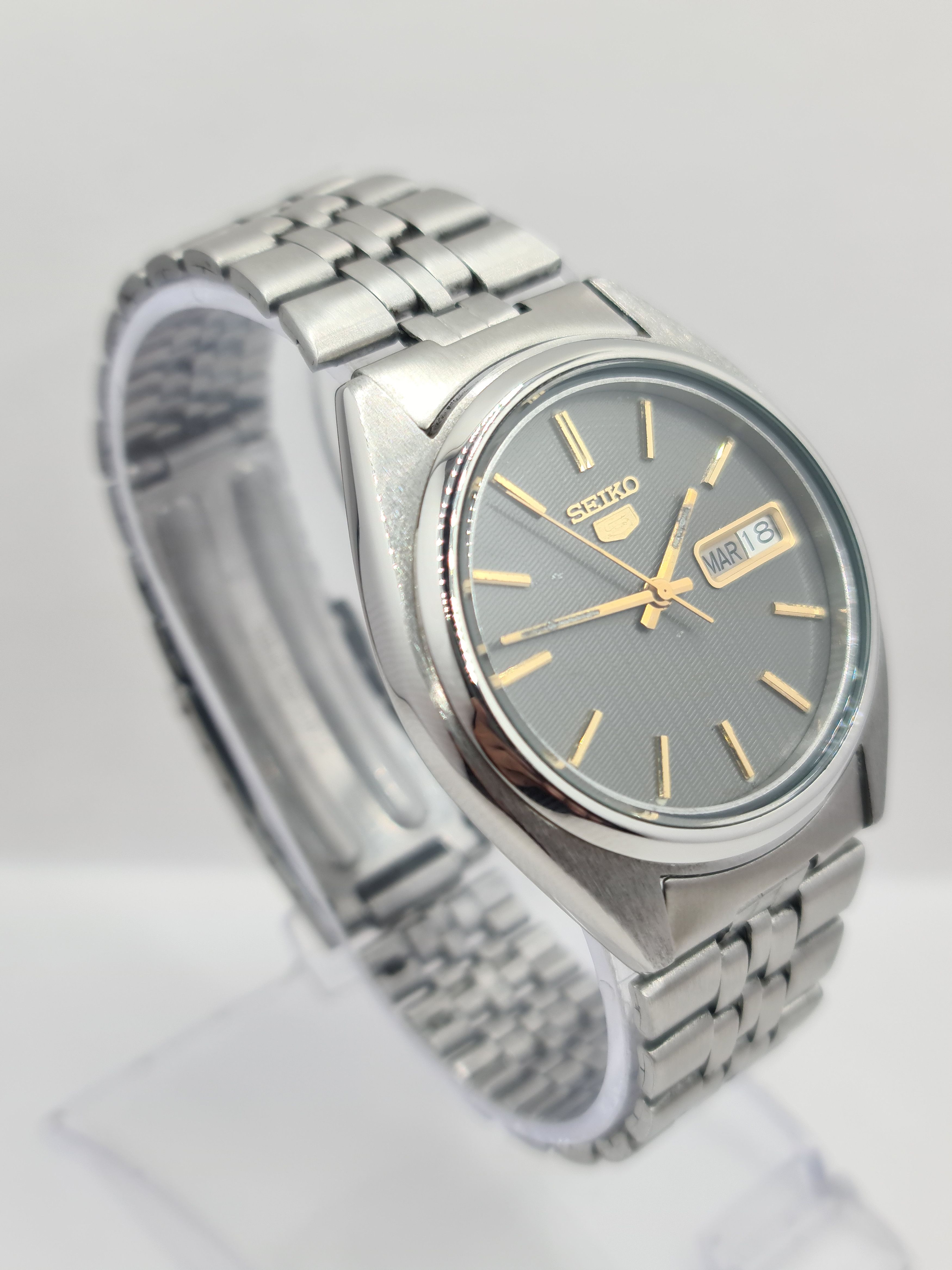 Seiko Seiko Automatic Wrist Watch 17Jewels Day/Date Japan Size 36 - 3 Thumbnail