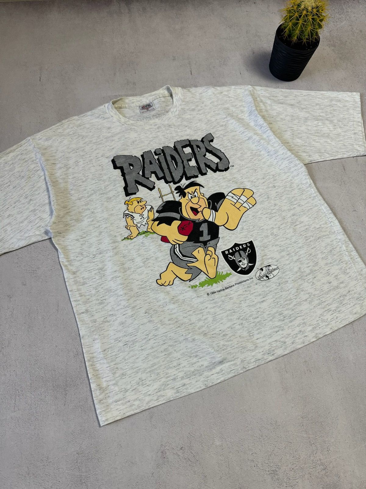 Vintage 1994 Raiders Hanna Barbera T Shirt Tee NFL The Flintstones Size US XL / EU 56 / 4 - 2 Thumbnail