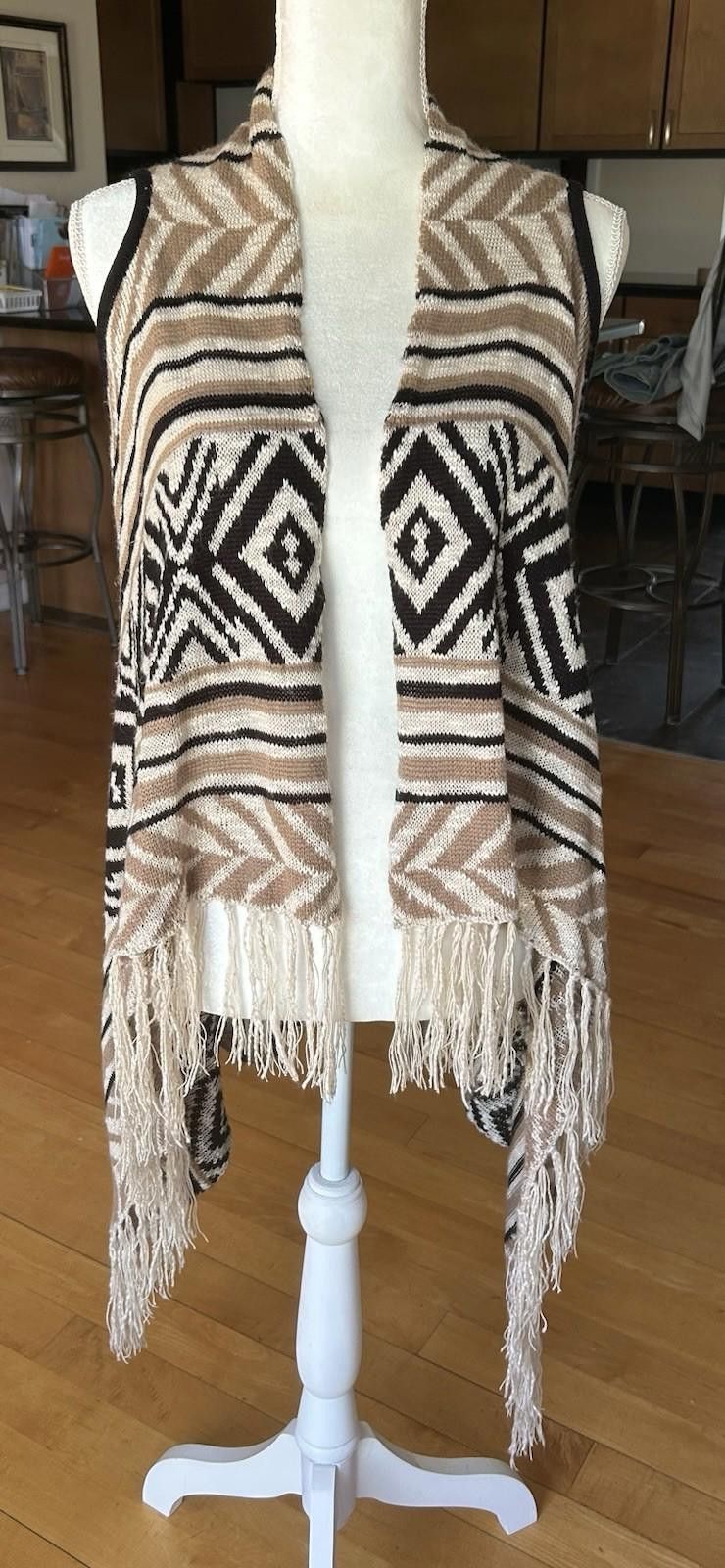 Other Hippie Rose Crocheted Sweater Vest Fringe Boho Festival Size S / US 4 / IT 40 - 1 Thumbnail
