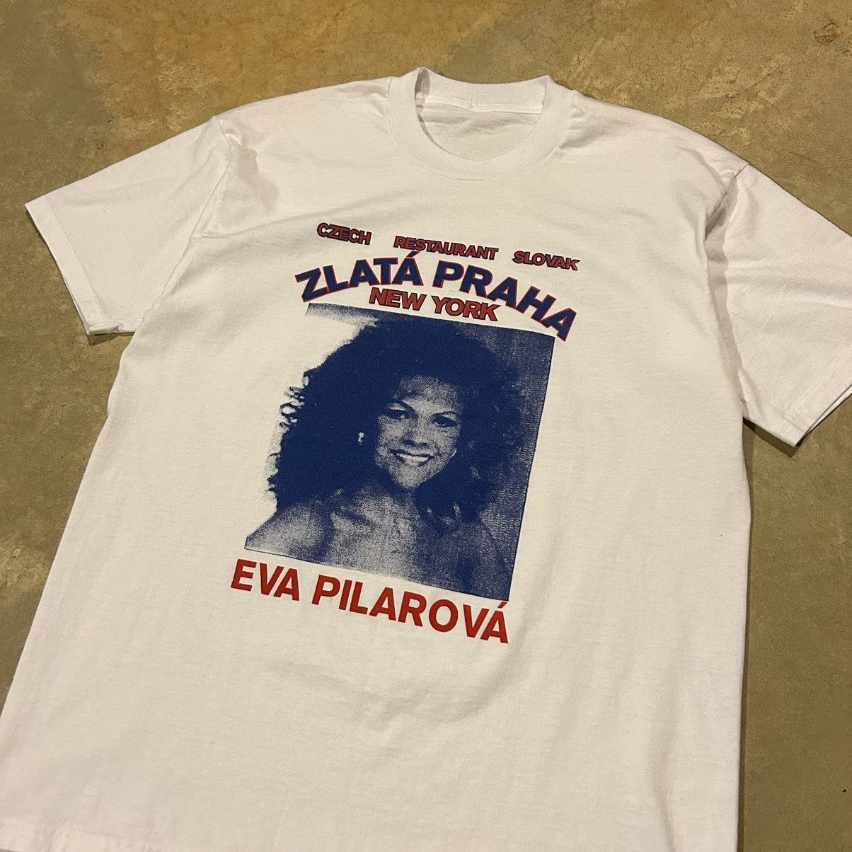 Japanese Brand × Vintage Crazy Vintage 90s Eva Pilarova New York Restaurant Tee Size US L / EU 52-54 / 3 - 2 Thumbnail