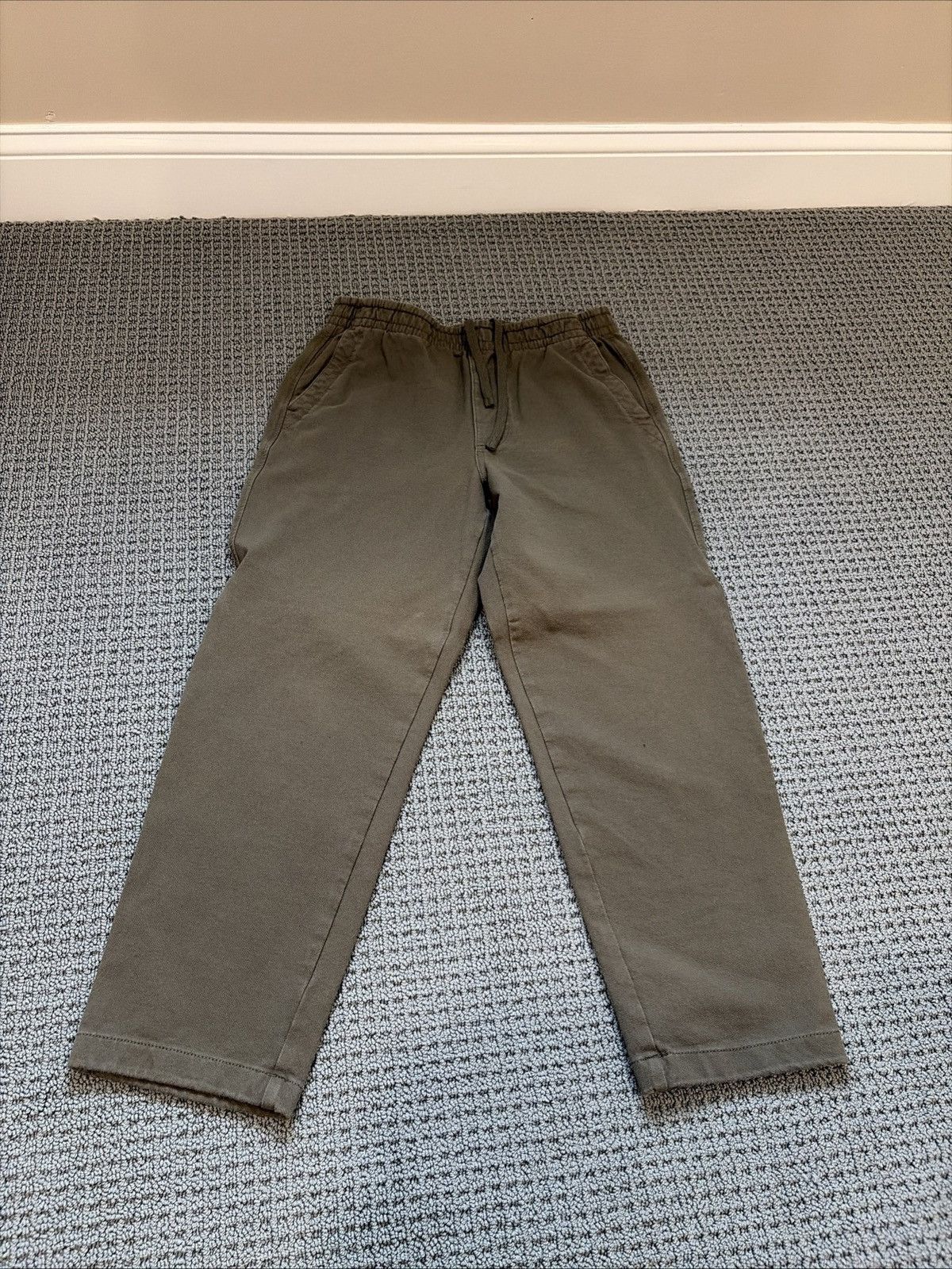 Uniqlo Elastic waist chinos in olive New Size US 32 / EU 48 - 1 Thumbnail