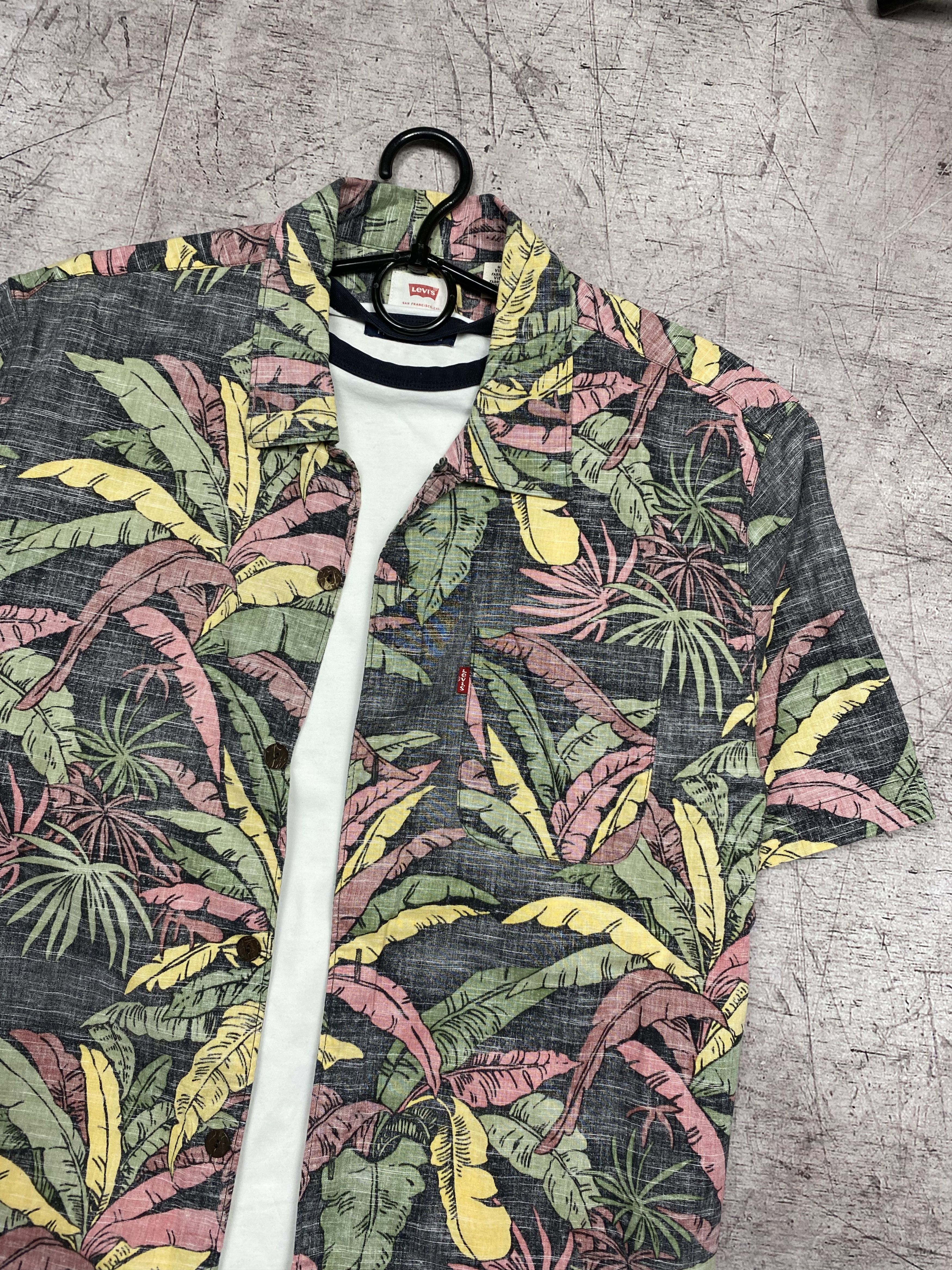 Levi's Levi's Mens Floral Print Hawaiian Shirt Size US L / EU 52-54 / 3 - 2 Thumbnail