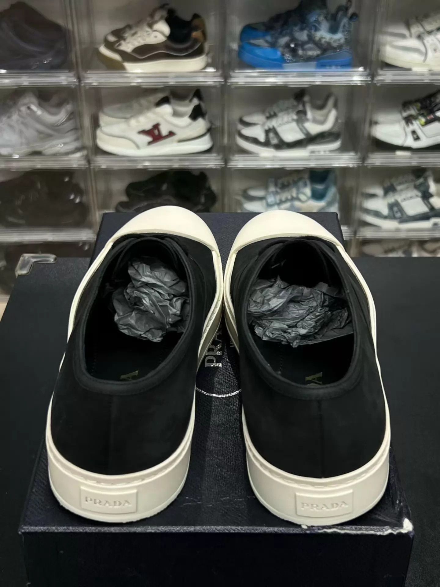 Prada PRADA low-top round-toe 39 sneakers mint box Size US 6 / EU 39 - 7 Thumbnail