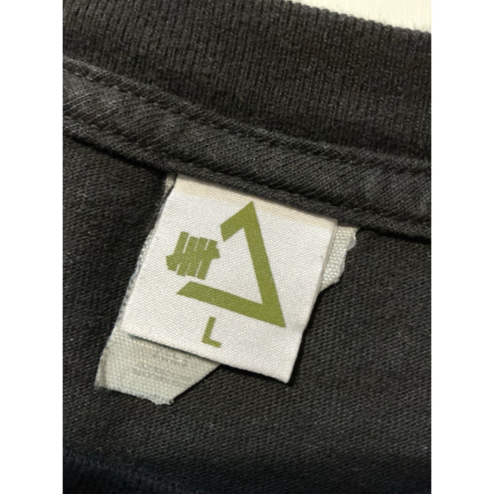 Undefeated VINTAGE Undefeated X UACTP Fit Upper Body Muscle Mass & Power Moves Graphic T-Shirt Sz.L Size US L / EU 52-54 / 3 - 6 Thumbnail
