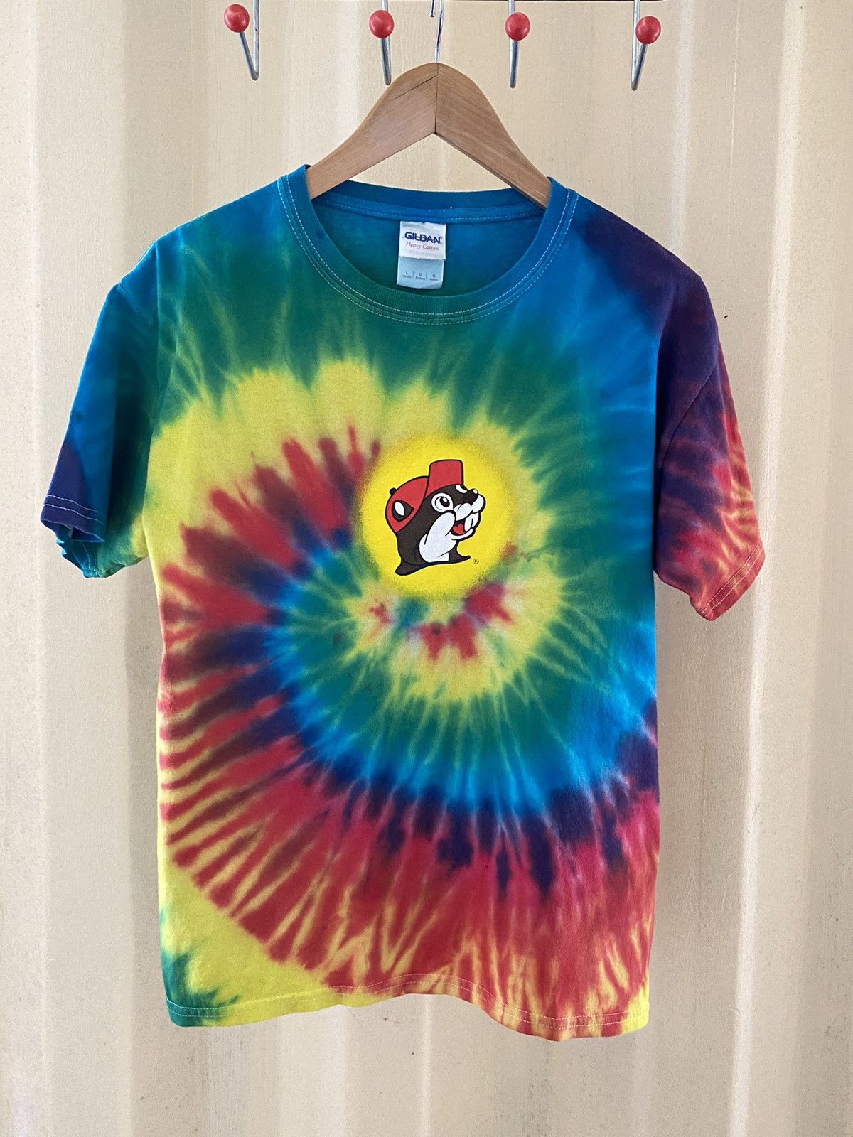 Beaver tie dry rainbow tee