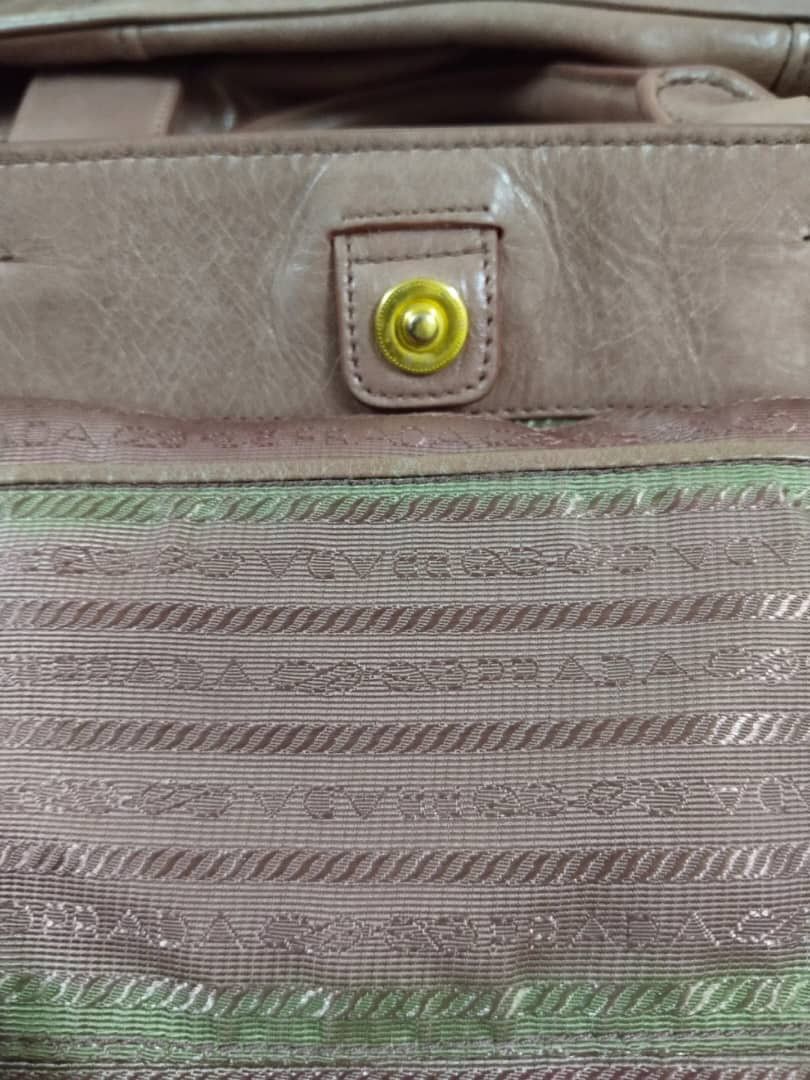 Prada Authentic Prada Leather Tote Shoulder Bag Size ONE SIZE - 21 Thumbnail