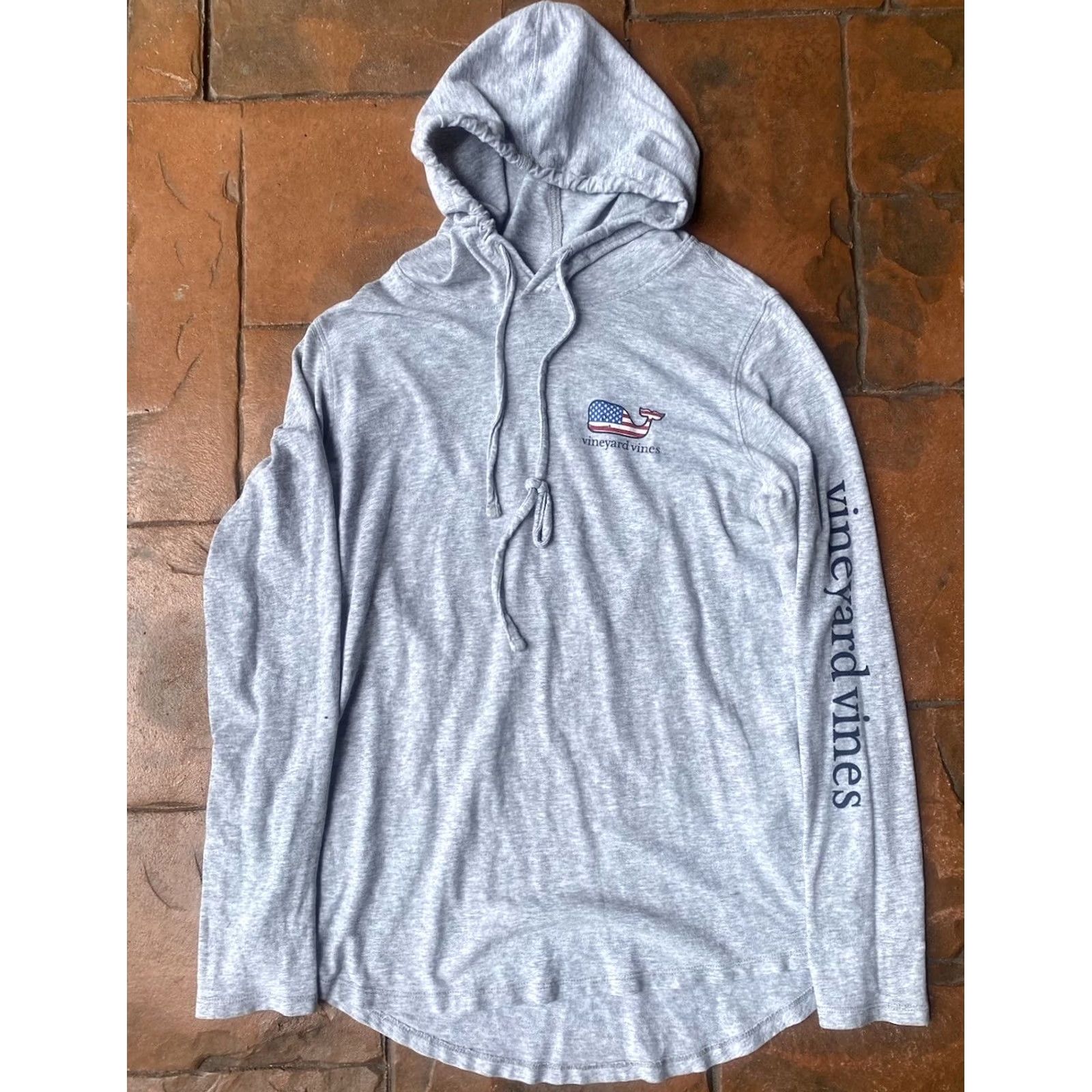 Vineyard Vines Vineyard Vines Shirt Mens XS Gray Hooded Lightweight American Flag Whale Size US XS / EU 42 / 0 - 2 Thumbnail