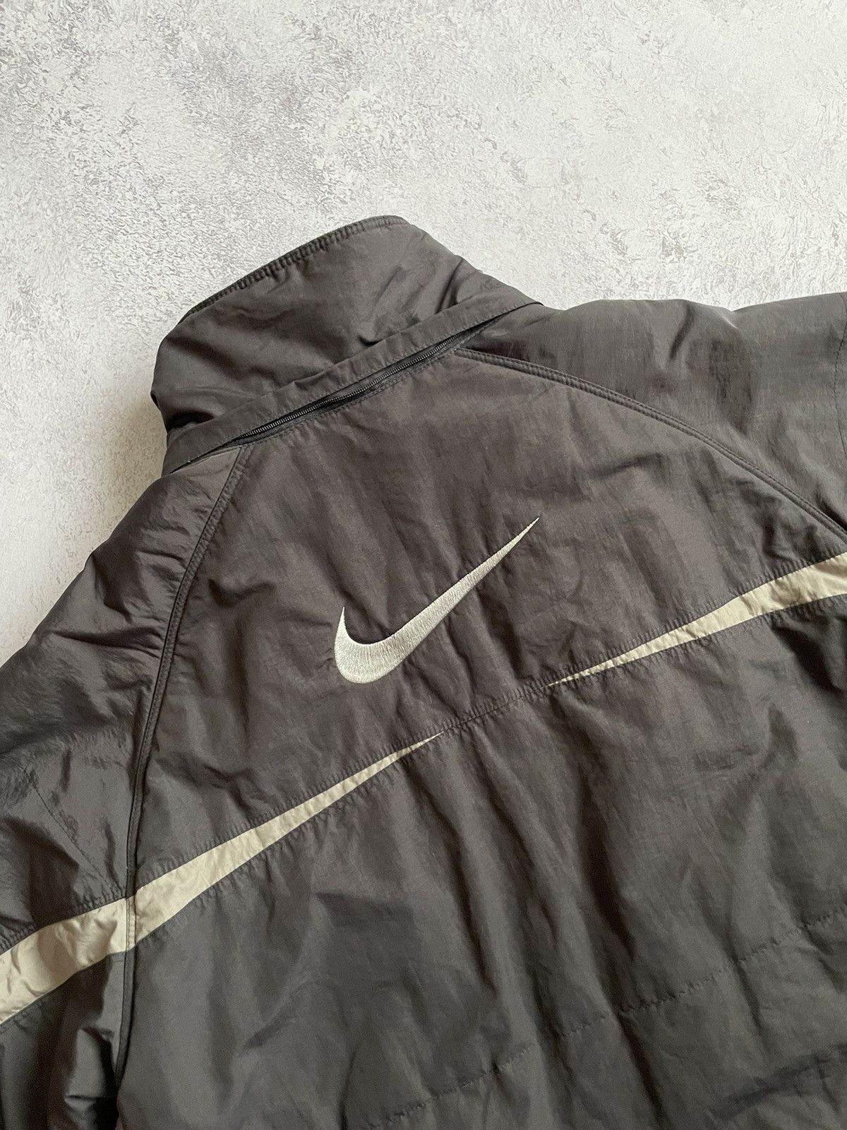 Nike Vintage Y2K Nike Big Logo Swoosh Puffer Jacket 00s Size M Size US M / EU 48-50 / 2 - 5 Thumbnail