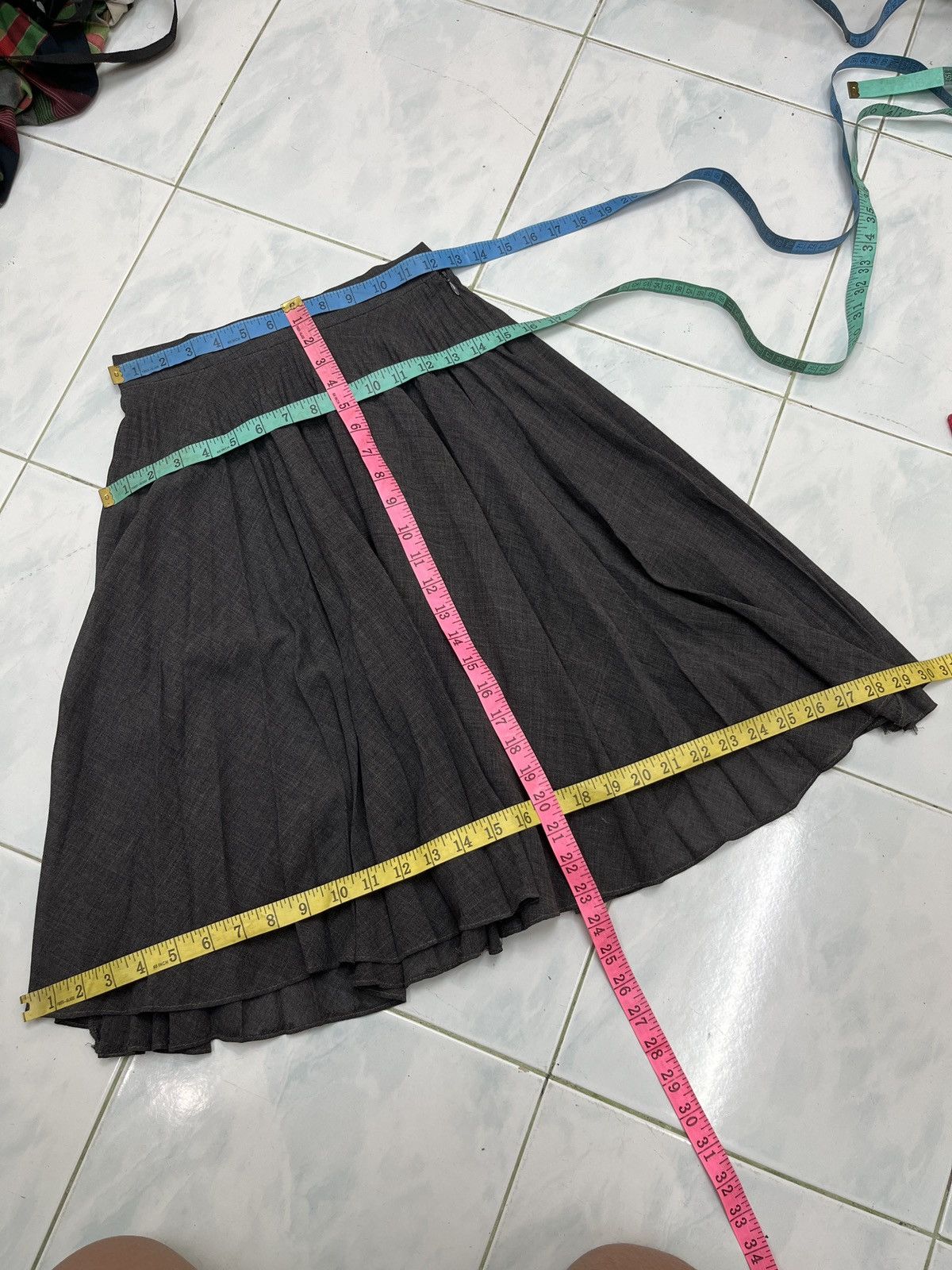 Gucci 🔥🔥🔥STEALS GUCCI PLEATED SKIRTS Size 25" / US 0 / IT 36 - 11 Thumbnail