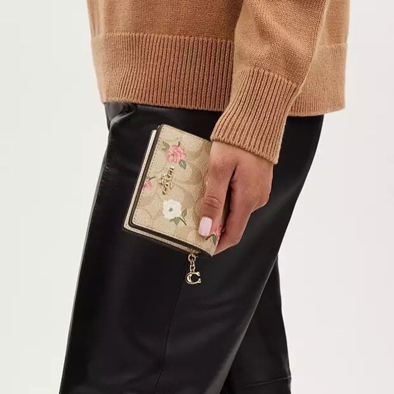 Coach NWT Coach CR969 Snap Wallet Floral Gold/Light Khaki Chalk Size ONE SIZE - 8 Thumbnail