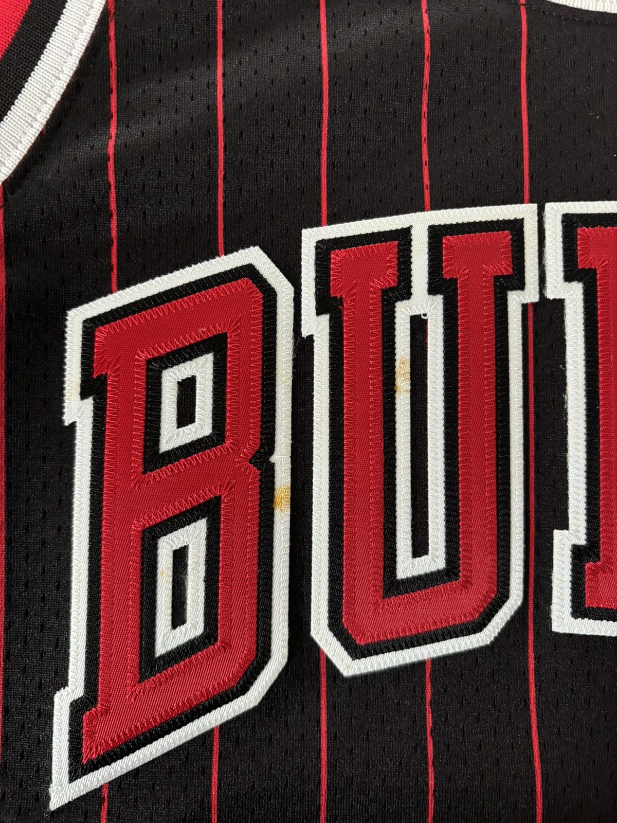 Mitchell & Ness Scottie Pippen Black Chicago Bulls 1996/97 Authentic Jersey Size US XXS / EU 40 - 7 Thumbnail