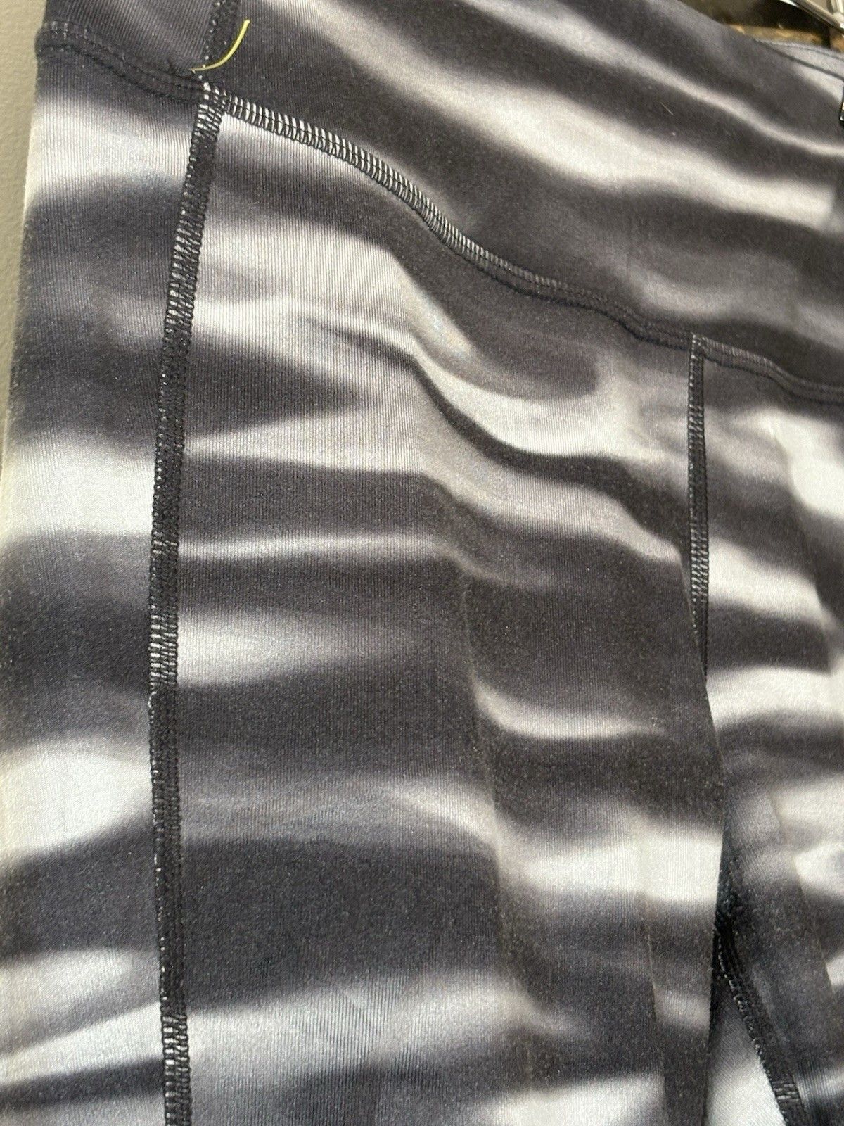 Athleta ATHLETA Capri Cropped Pants Leggings Athletic Workout S Size 26" / US 2 / IT 38 - 3 Thumbnail
