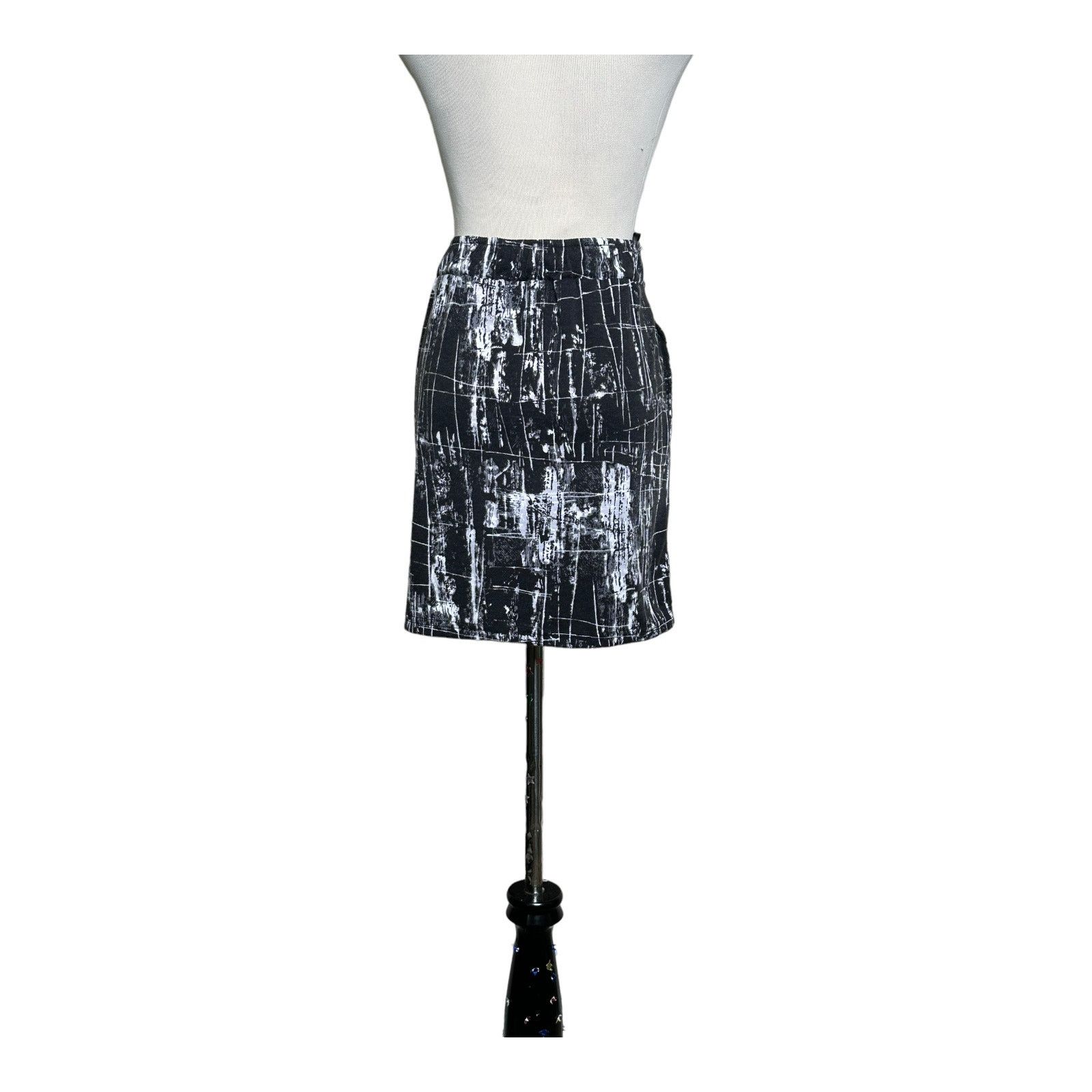 MINKPINK Mink Pink black tie dye studded mini skirt size medium Size 30" / US 8 / IT 44 - 10 Thumbnail