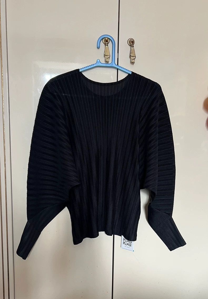 Issey Miyake Issey Miyake size:3 Black pleated rib long-sleeved top Size S / US 4 / IT 40 - 1 Thumbnail