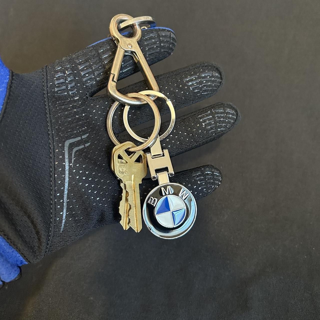 BMW × Japanese Brand Y2K 2000s Style BMW Emblem Heavyweight Steel Key Chain Size ONE SIZE - 2 Thumbnail