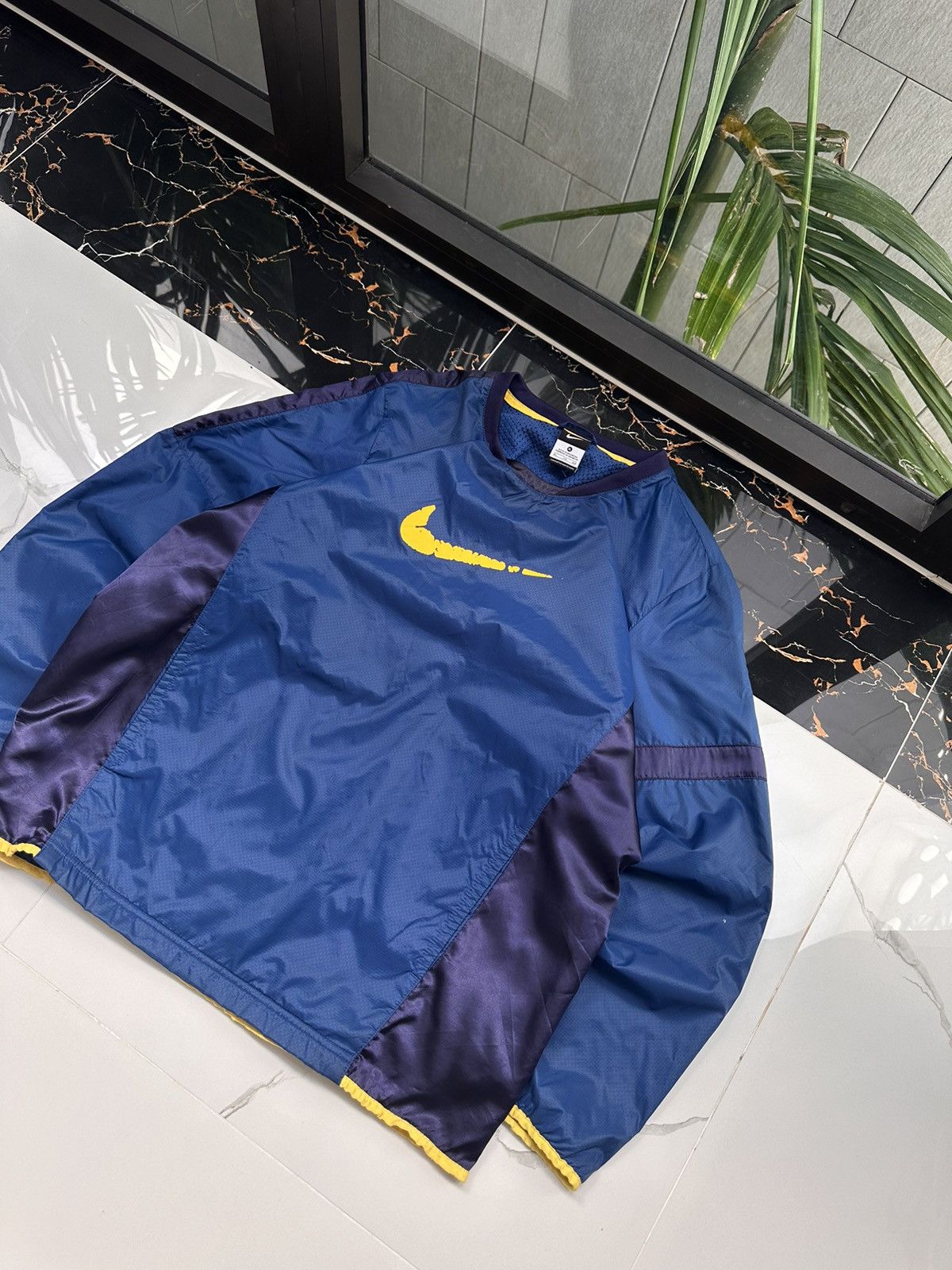 Nike × Vintage NIKE VINTAGE BIG SWOOSH NYLON LIGHT JACKET Size US L / EU 52-54 / 3 - 4 Thumbnail