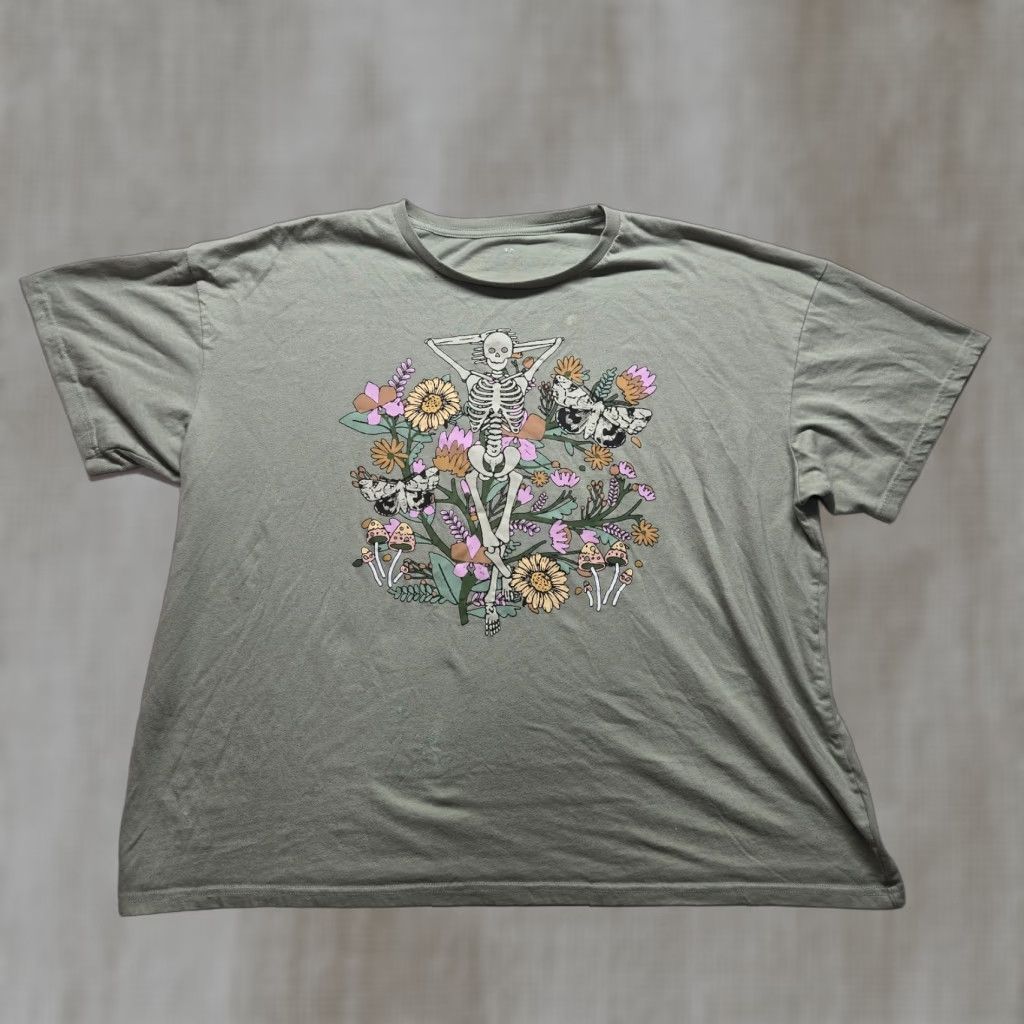 Vintage Floral Skeleton Funny Halloween Green Tee T-Shirt Adult Women's 3XL Green Shirt Halloween Graphic Tee Girls Womens Mens Size XXL / US 16-18 / IT 52-54 - 1 Thumbnail