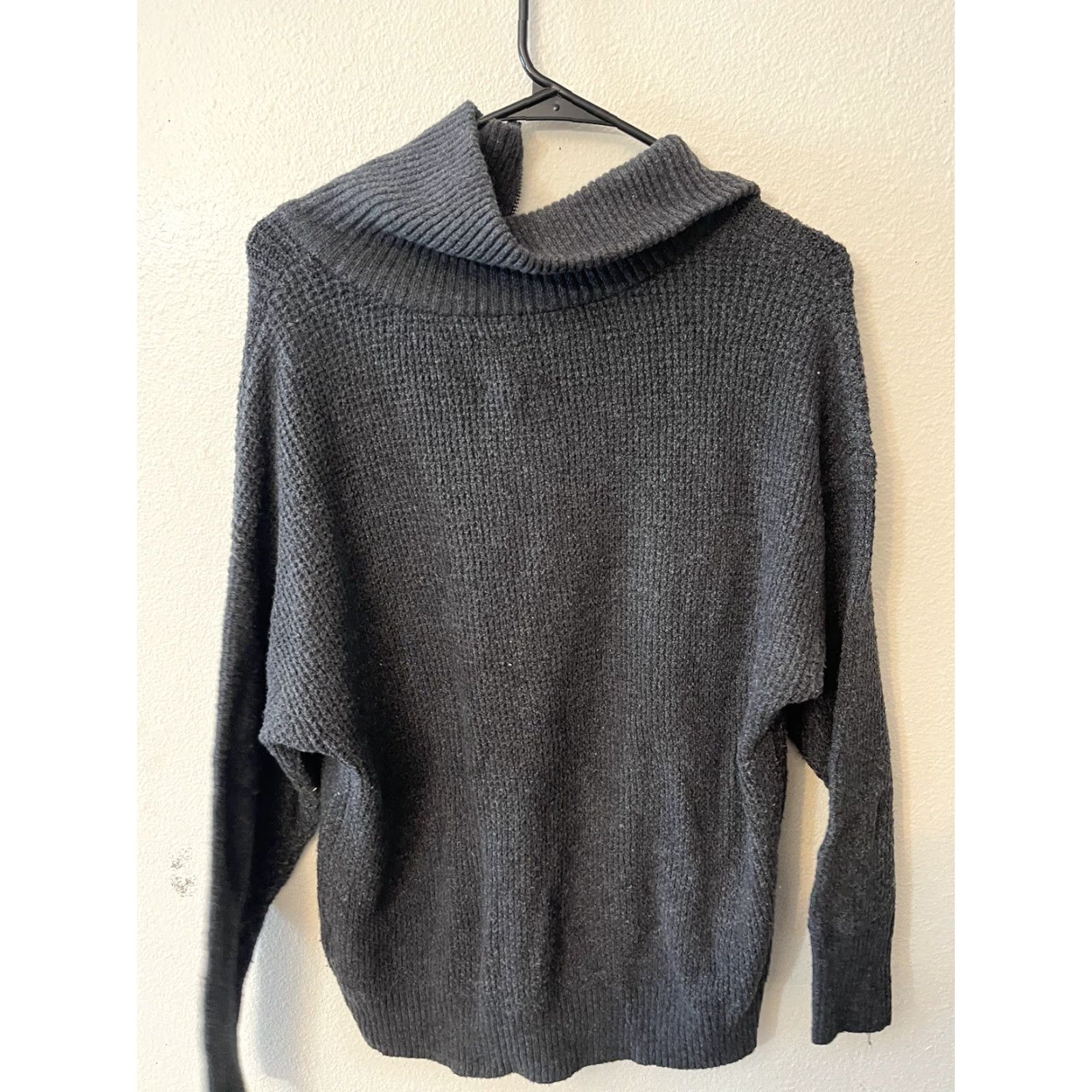 Vintage VINTAGE Aerie Gray Turtleneck Pullover Sweatshirt Women’s XS Long Sleeve 1/4 Zip Activewear Size XS / US 0-2 / IT 36-38 - 2 Thumbnail