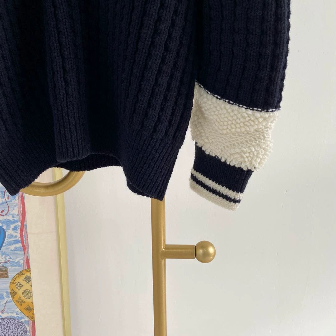 Chanel Chanel Navy Blue knit V-neck pullover 34 Size XS / US 0-2 / IT 36-38 - 5 Thumbnail