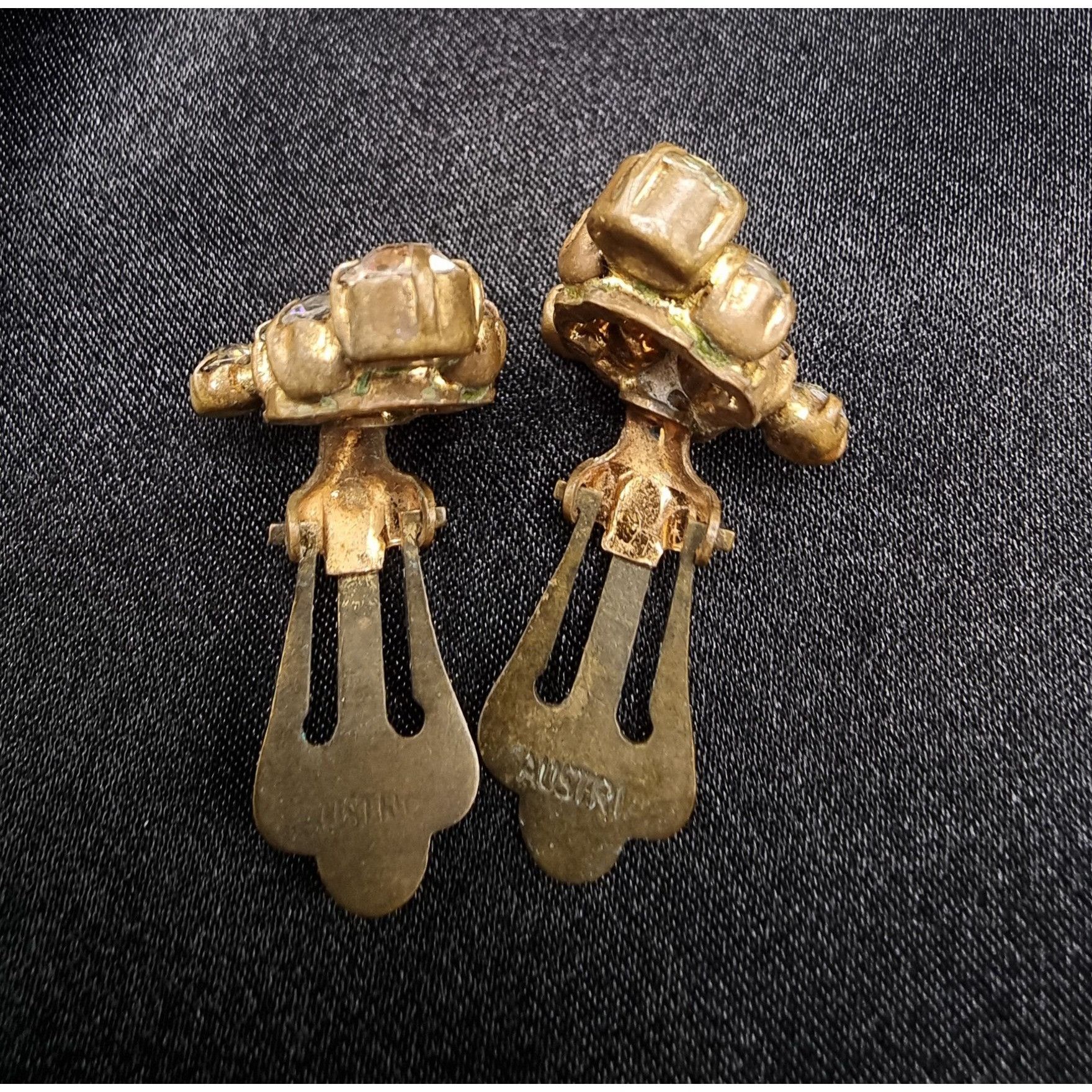 Vintage Vintage 1960s Austria Signed Aurora Borealis Rhinestone Clip Size ONE SIZE - 4 Thumbnail