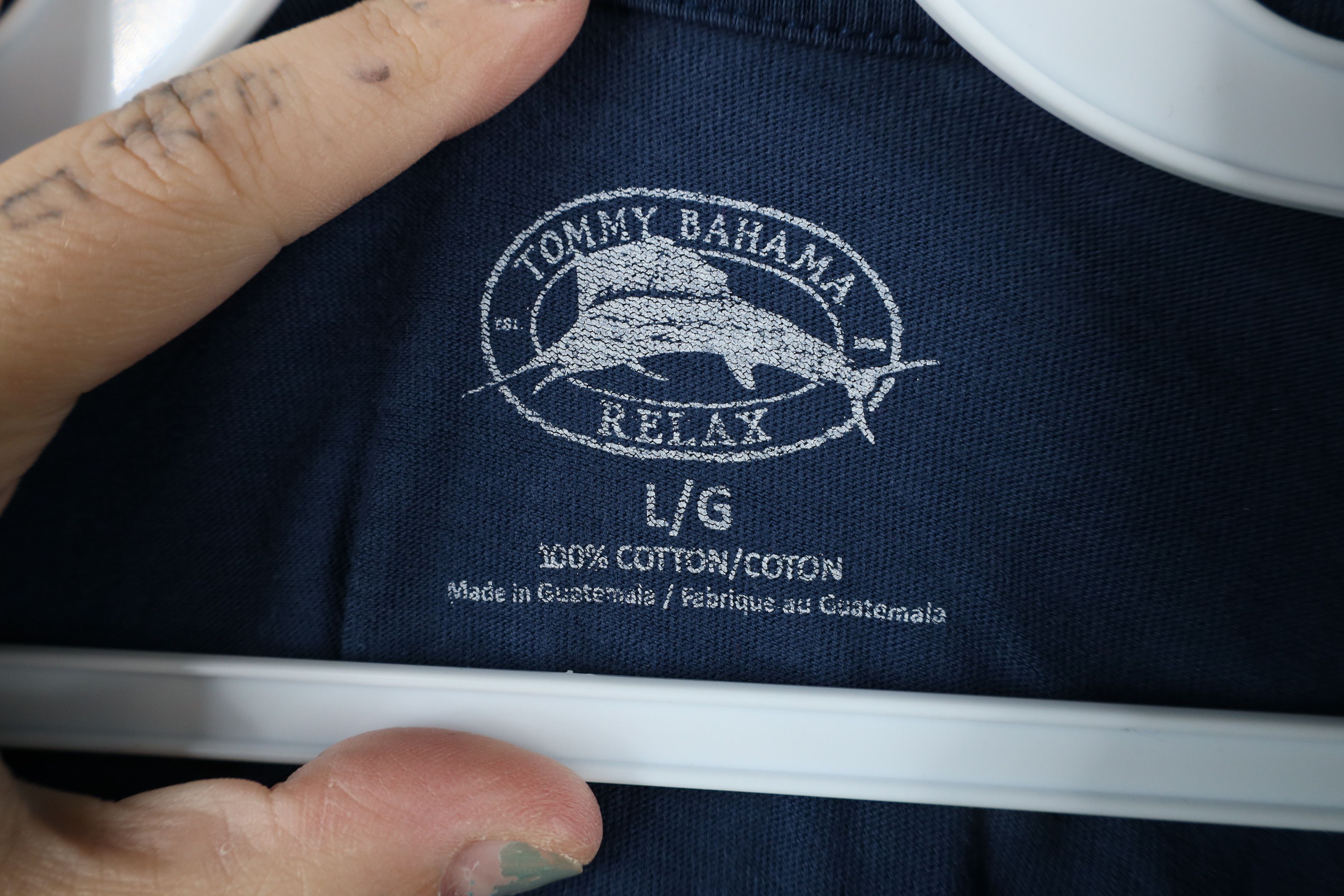 Tommy Bahama × Vintage Vintage Tommy Bahama Relax Out Net Holdings Hammock T-Shirt Size US L / EU 52-54 / 3 - 5 Thumbnail