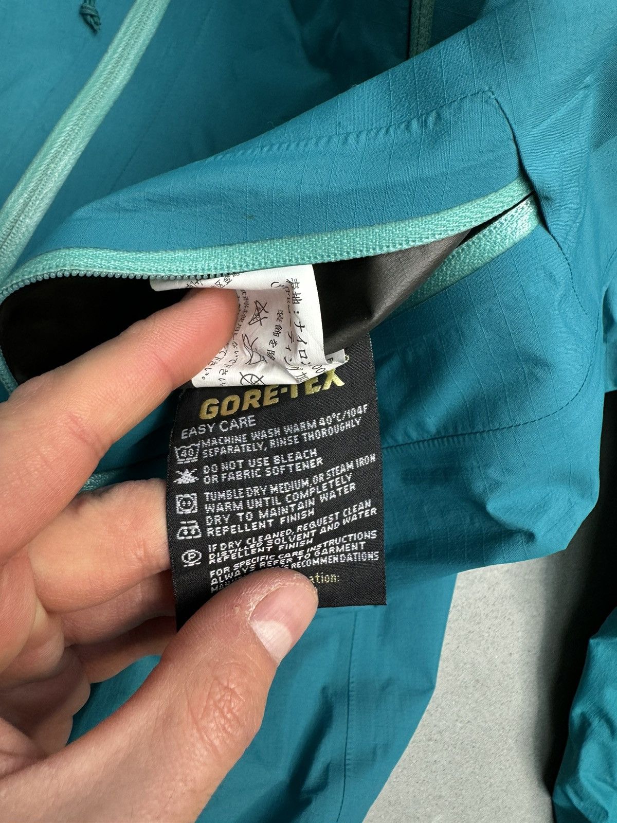 Arc'teryx Vintage Arc’teryx Paclite Shell Jacket Size XS / US 0-2 / IT 36-38 - 11 Thumbnail