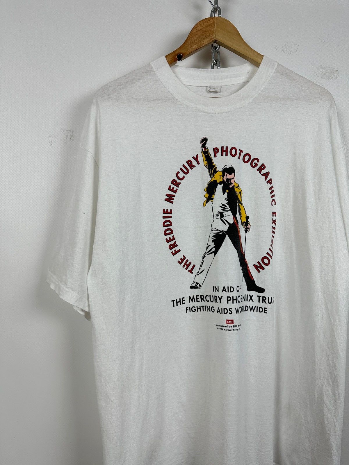 Band Tees 1996 Vintage Freddie Mercury Photographic Exhibition T-Shirt Size US XL / EU 56 / 4 - 4 Thumbnail