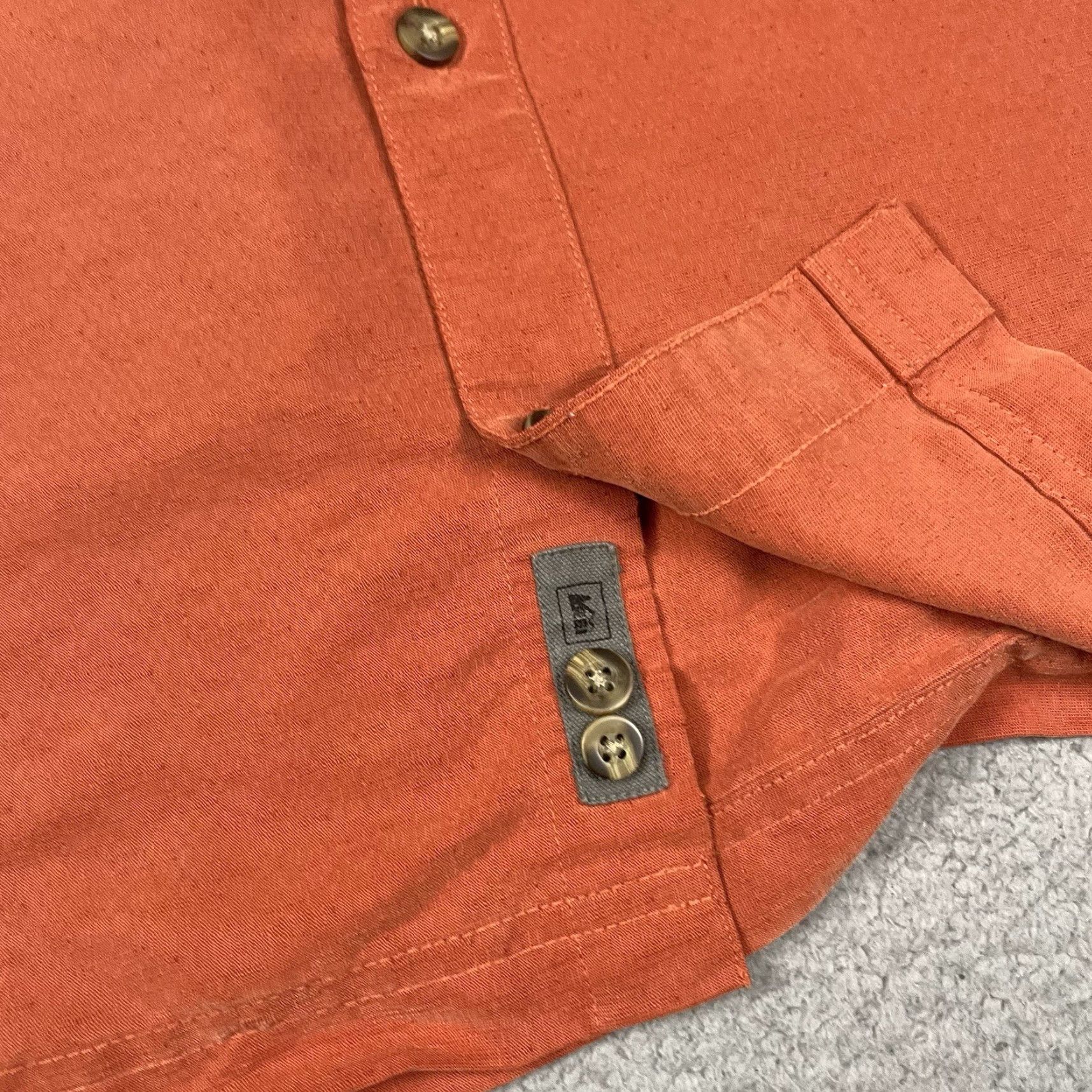 Vintage VINTAGE REI Shirt Mens Short Sleeve Camp Shirt Orange XL Button-Up Outdoor Camp Shirt? Size US XL / EU 56 / 4 - 3 Thumbnail