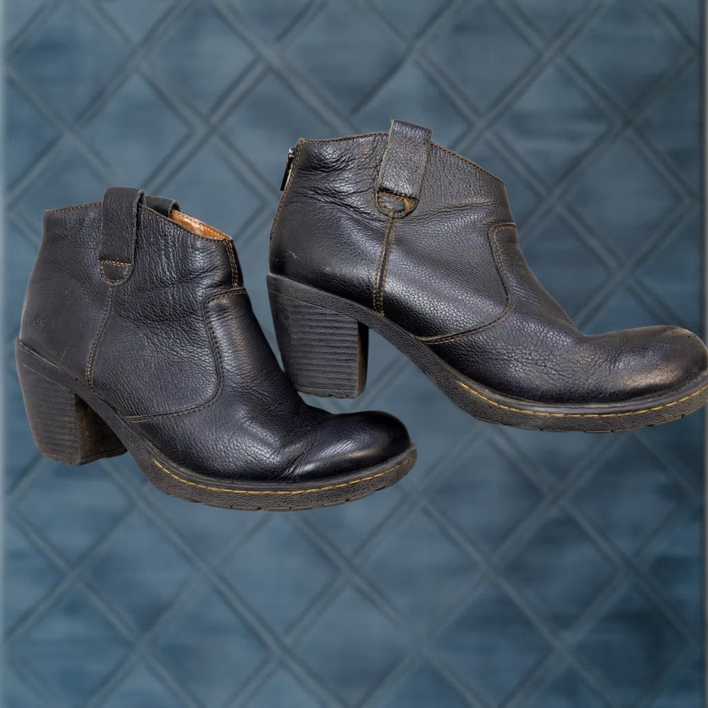Vintage b.o.c Boots Womens 9 Black Leather Ankle Booties Back Zip Block Heel M/W Casual Modern Size US 9 / IT 39 - 1 Thumbnail