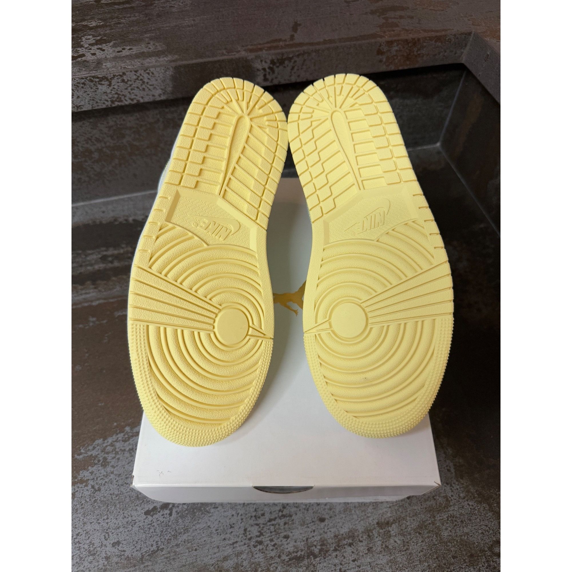 Jordan Brand Women's Jordan 1 Low Lemonade Size 8- DC0774-007 Size US 8 / IT 38 - 7 Thumbnail
