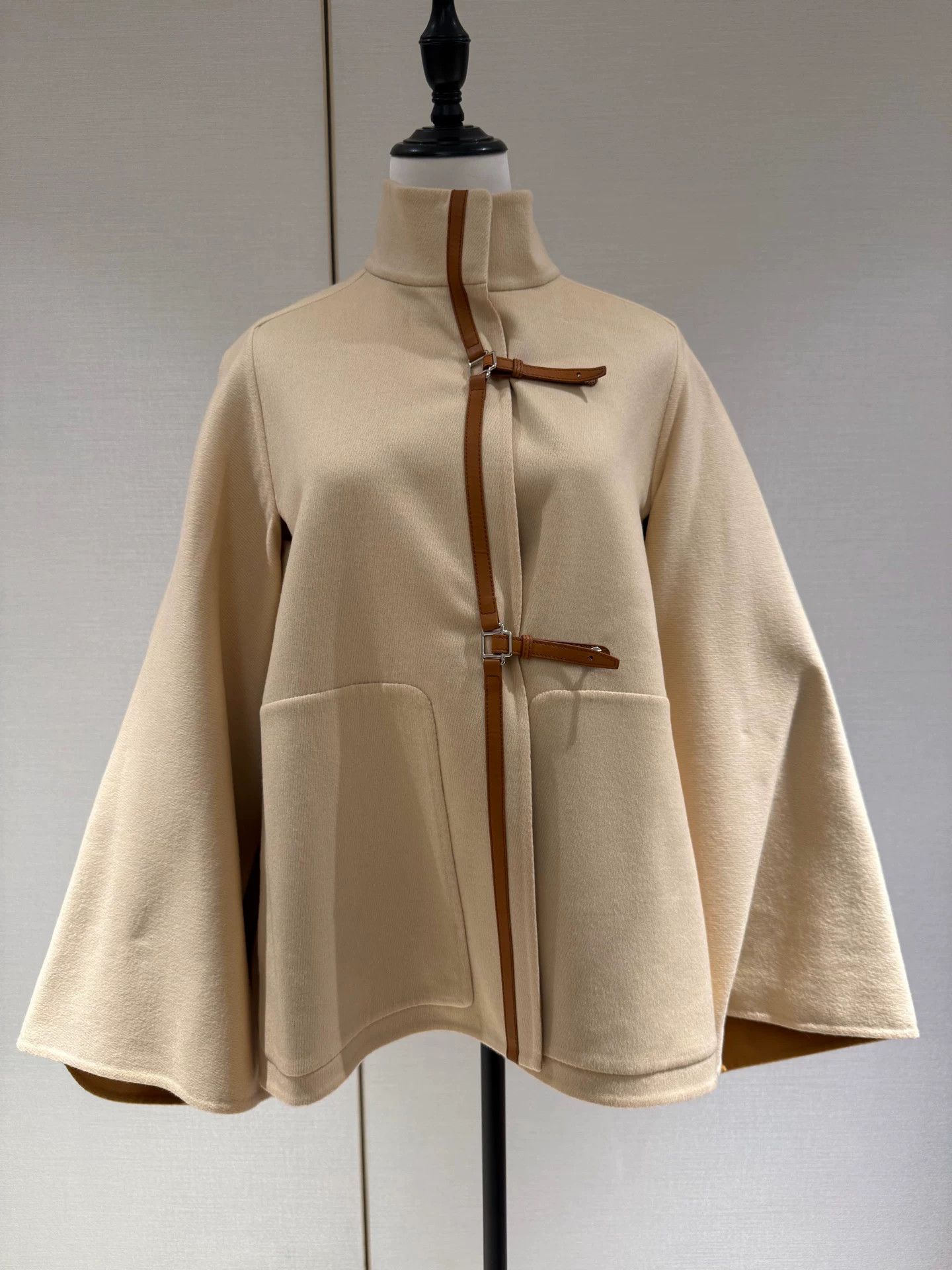 Hermes hermes beige cashmere cape coat size m Size US M / EU 48-50 / 2 - 1 Thumbnail