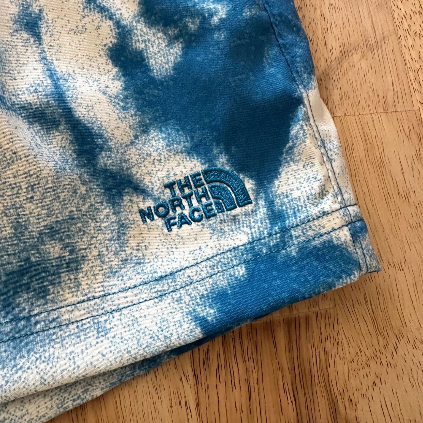 The North Face Nike The North Face Shorts Mens 5” 2XL Relaxed Blue Nylon Spandex Printed Class V Pull On Size US 39 - 2 Thumbnail