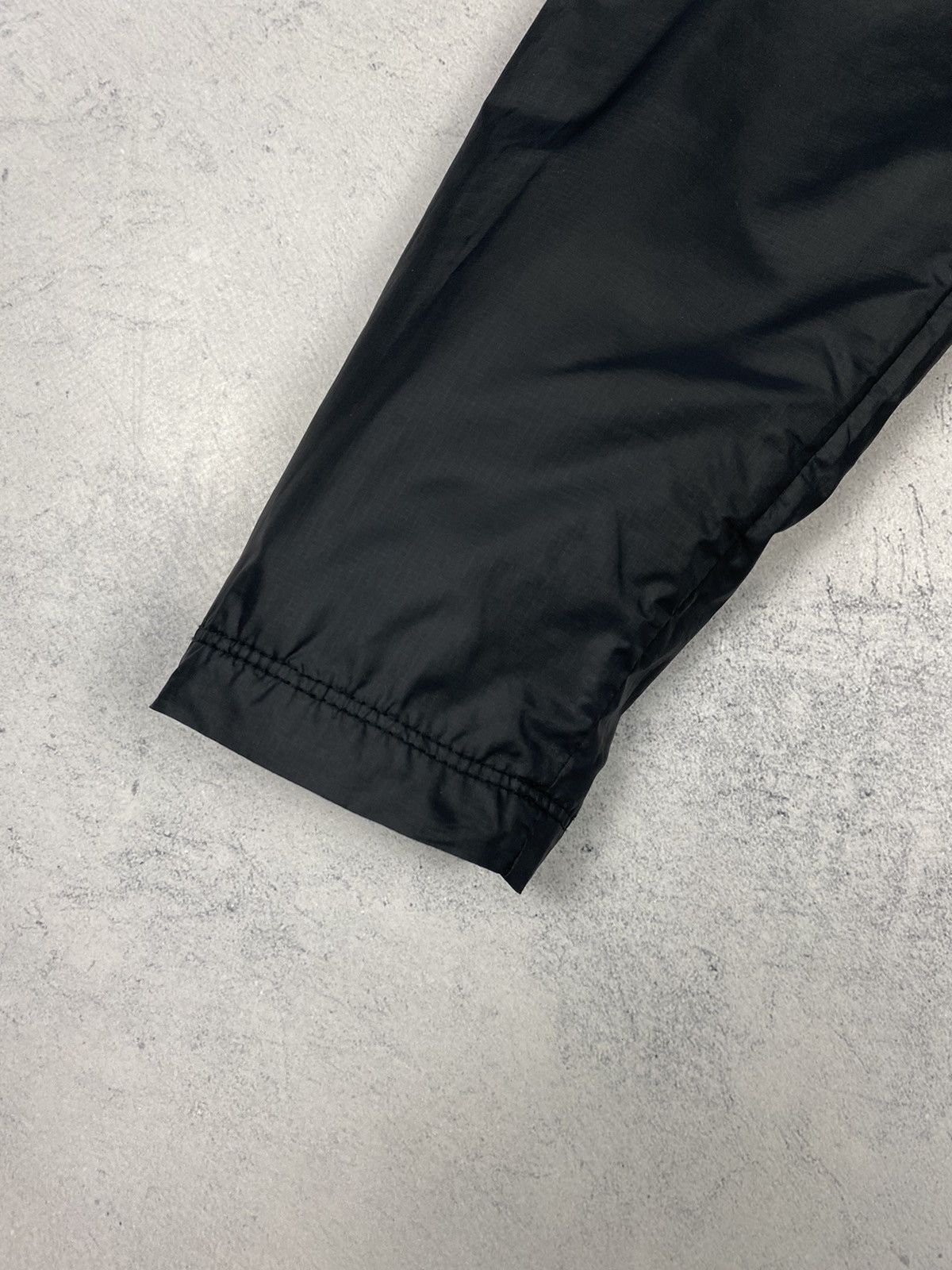 Nike Nike Running Shield Black Windbreaker Training Jacket Women Size S / US 4 / IT 40 - 17 Thumbnail