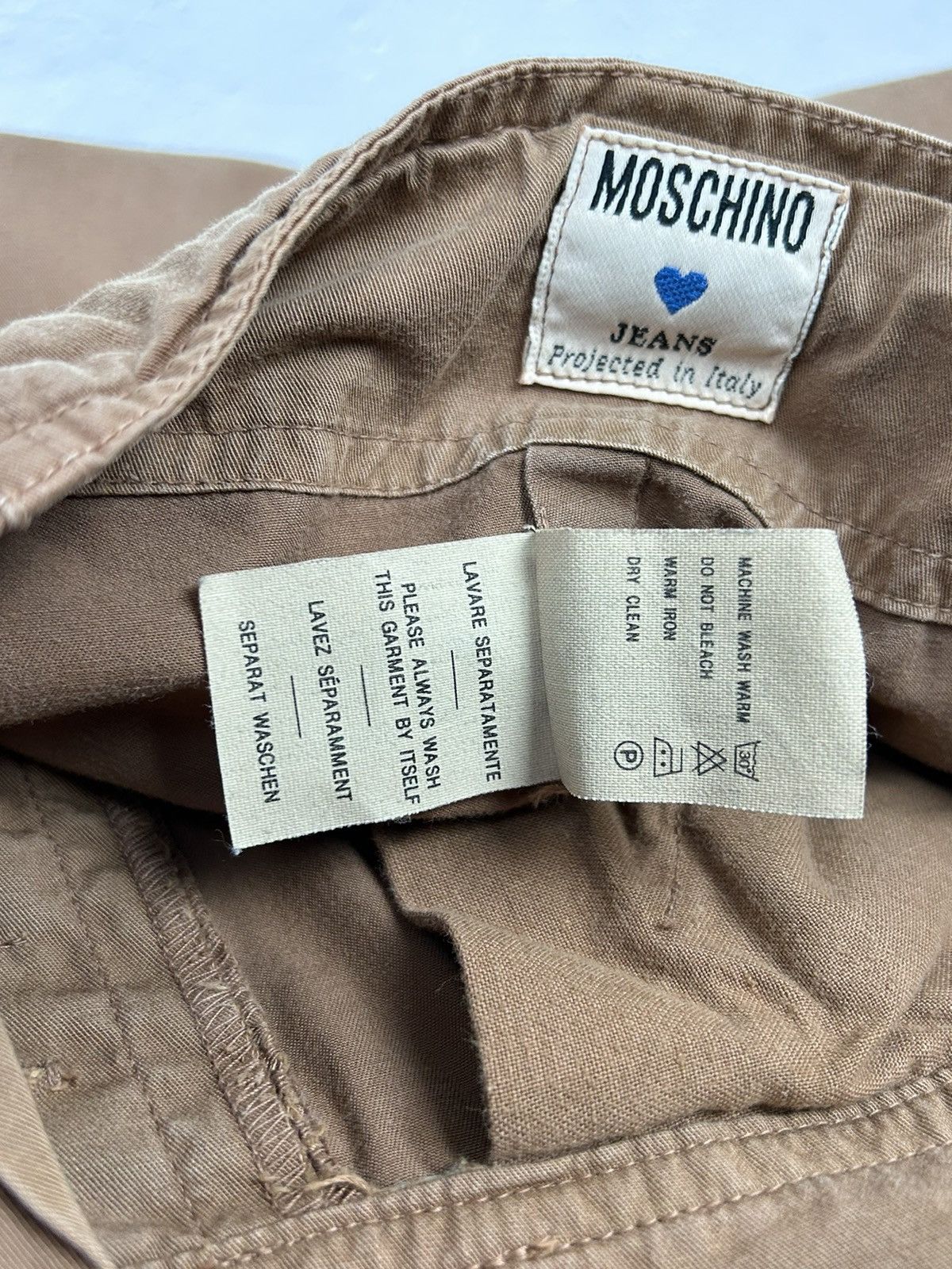 Moschino 90s Vintage Love Moschino Peace Against War Shorts Brown Size US 34 / EU 50 - 10 Thumbnail