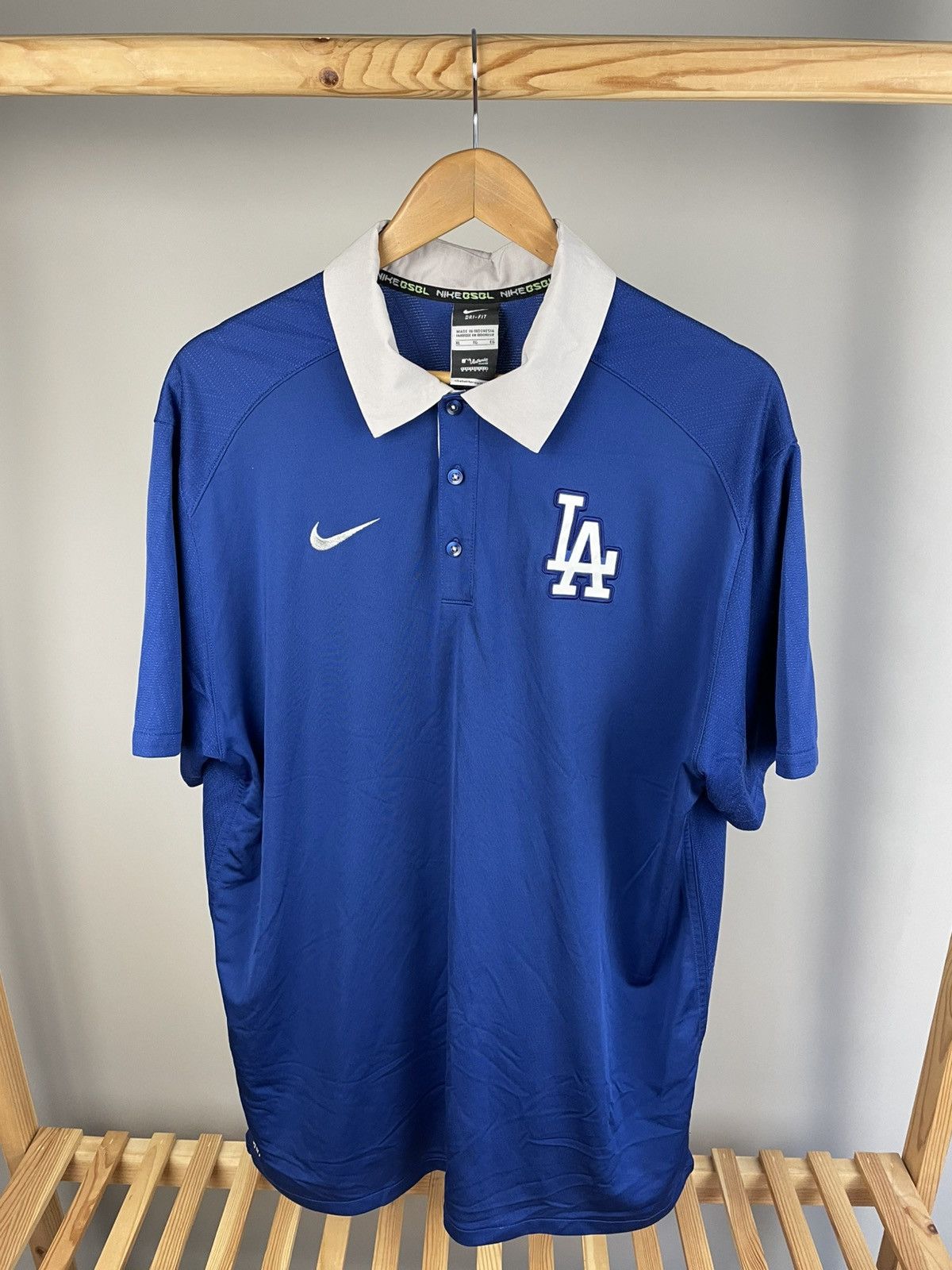 Nike Nike Mens XL Blue LA Dodgers Polo Short Sleeve Shirt BSBL Size US XL / EU 56 / 4 - 1 Thumbnail