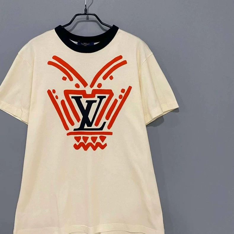 Louis Vuitton Louis Vuitton Beige large logo short sleeve Size US XL / EU 56 / 4 - 1 Thumbnail