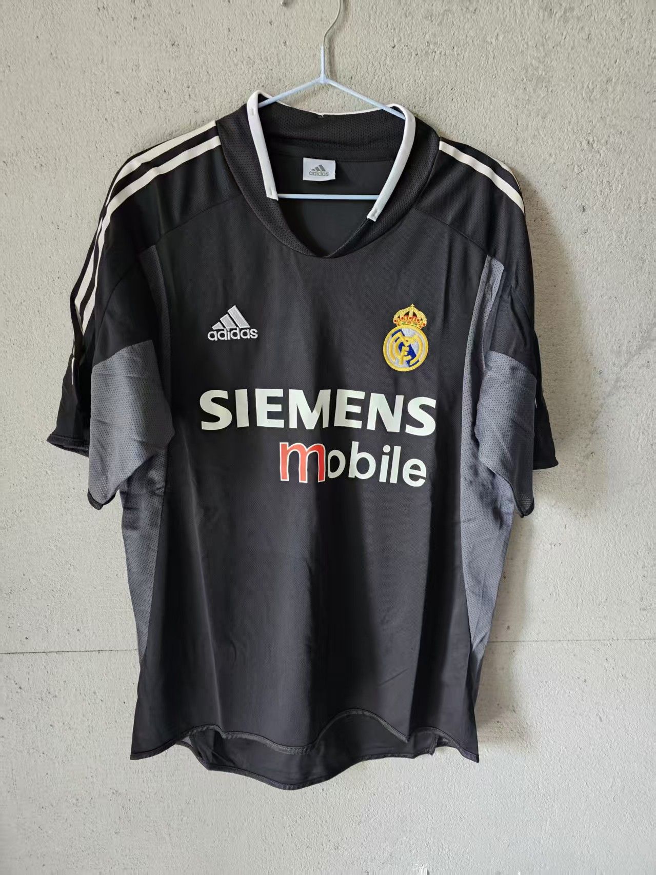 Other 2004 2005 Real Madrid #9 Ronaldo Jersey Size US L / EU 52-54 / 3 - 2 Thumbnail