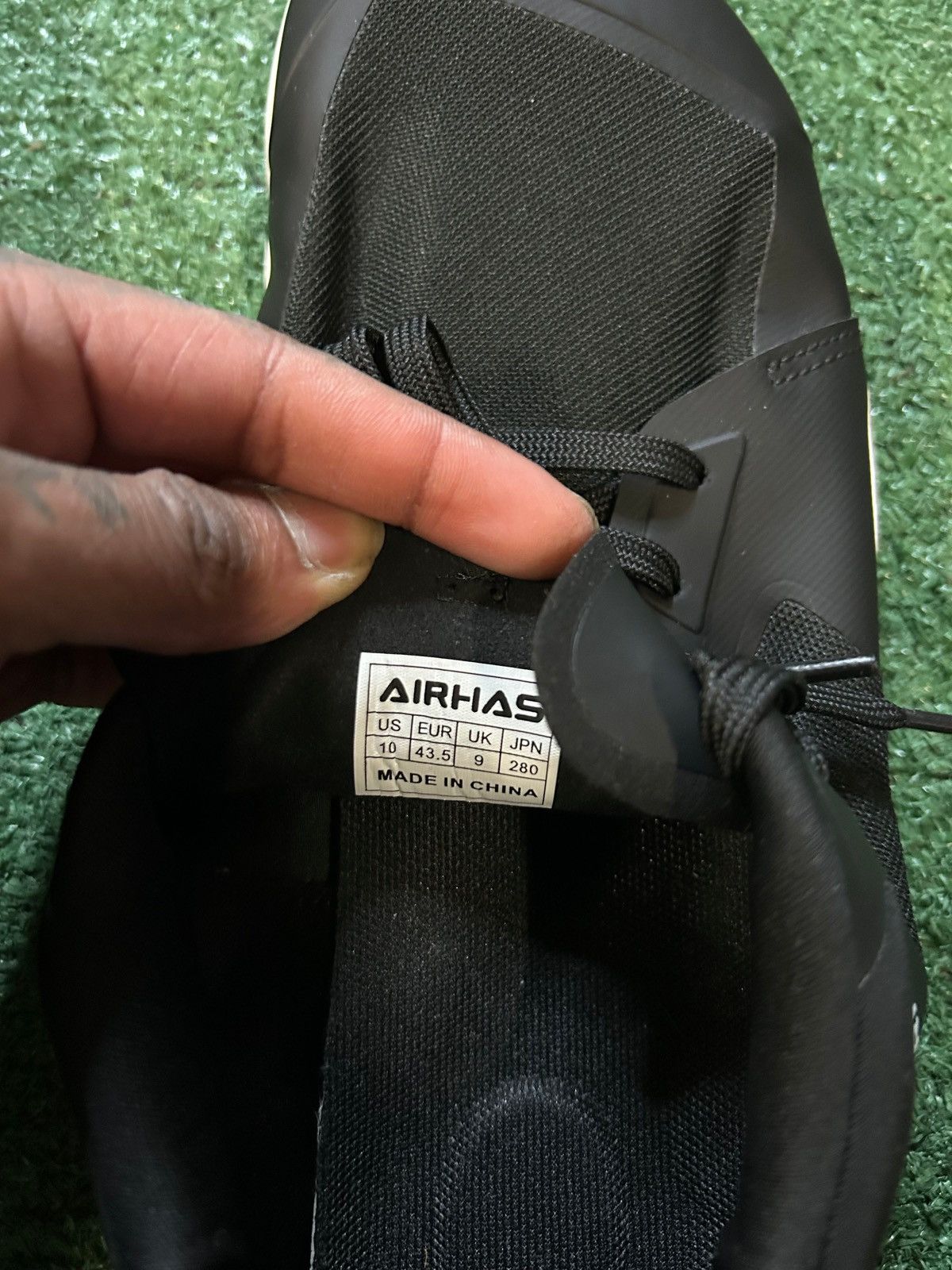 Other Airhas black and white size 10men/11.5women Size US 10 / EU 43 - 7 Thumbnail