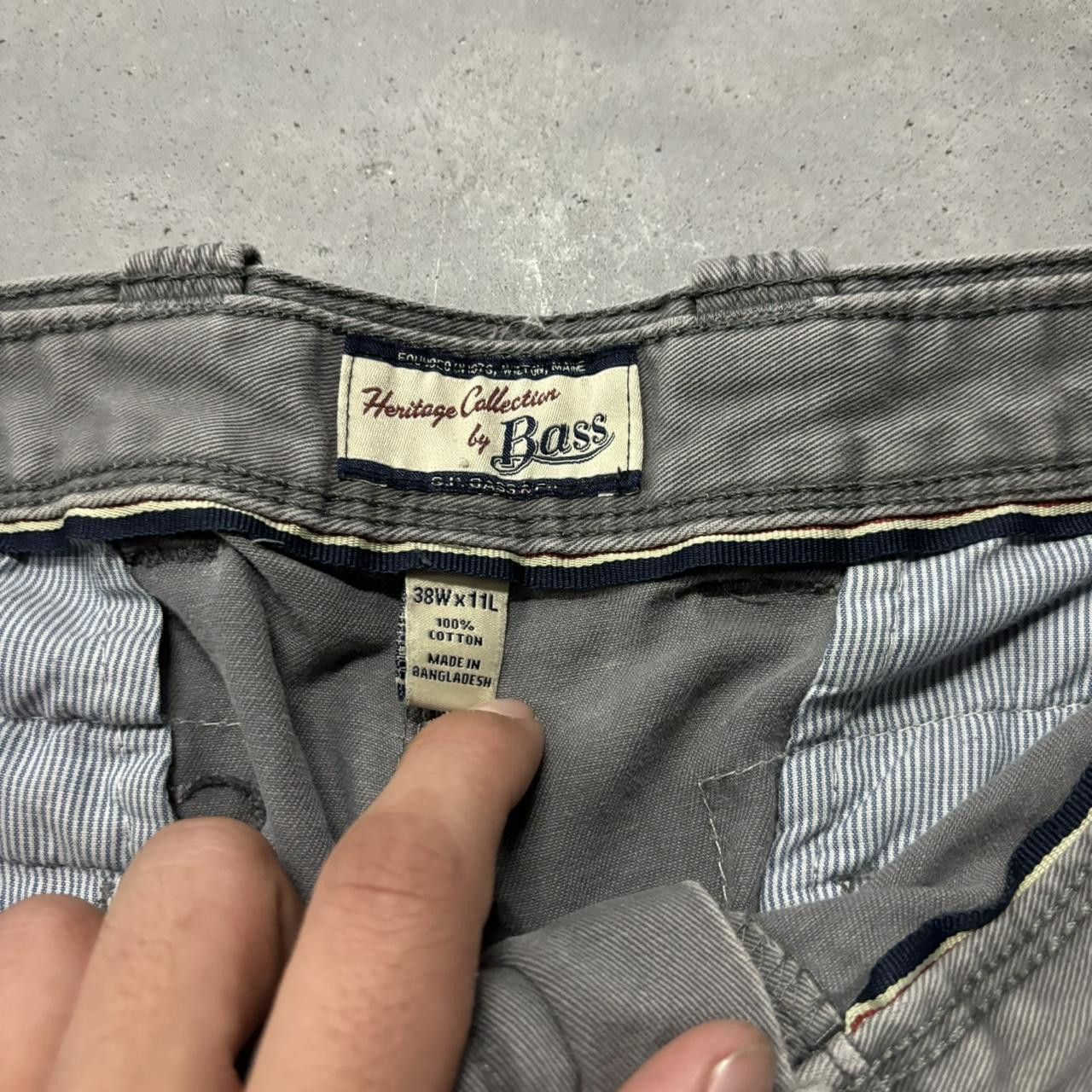 Japanese Brand × Vintage Crazy Vintage Y2K/2000s Baggy Grey Streetwear Skater Cargo Shorts! Size US 38 / EU 54 - 6 Thumbnail
