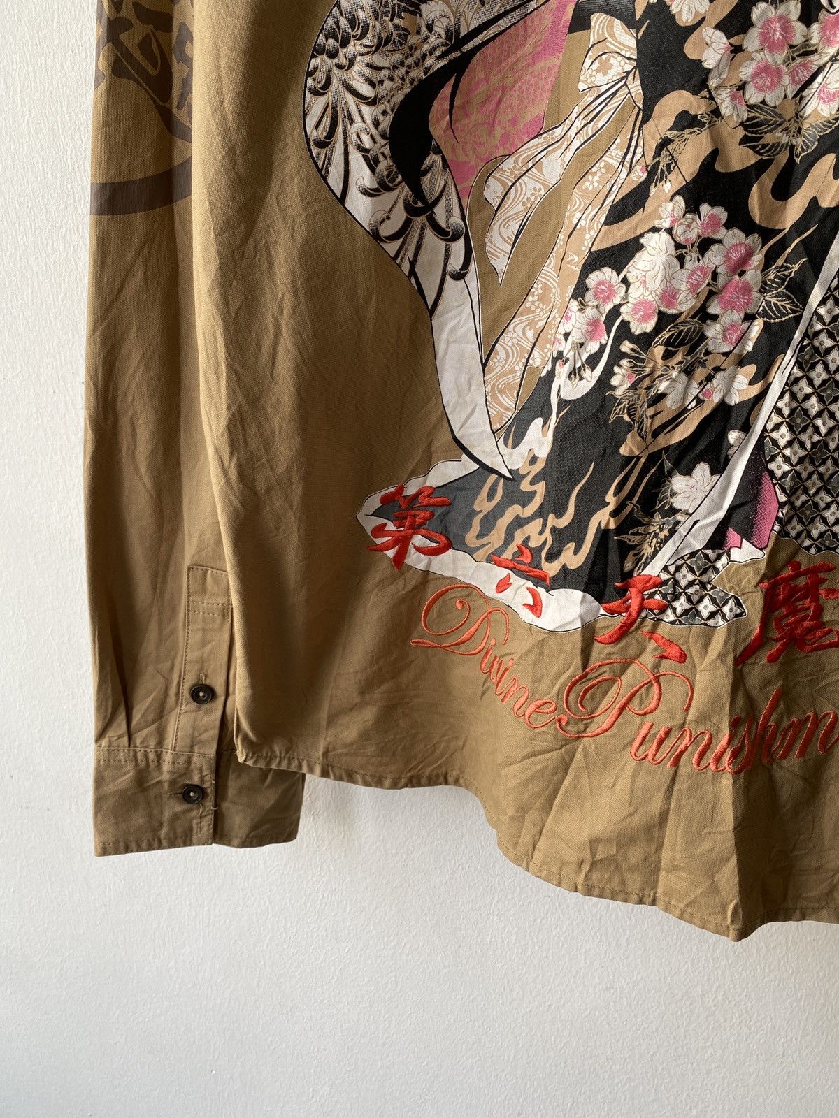 Japanese Brand Divine Retribution Japan Dangerous Beauty Evil Killer Shirt Size US XL / EU 56 / 4 - 13 Thumbnail
