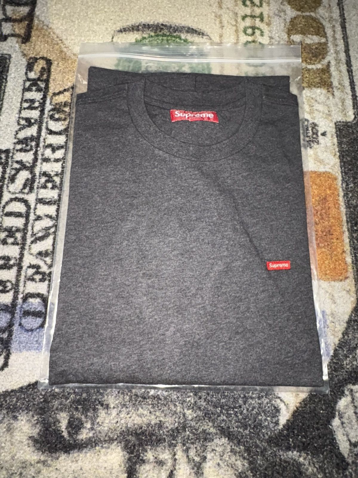 トップス Supreme Small Box L/S Tee Charcoal 24FW Supreme Small Box L/S Tee Charcoal
