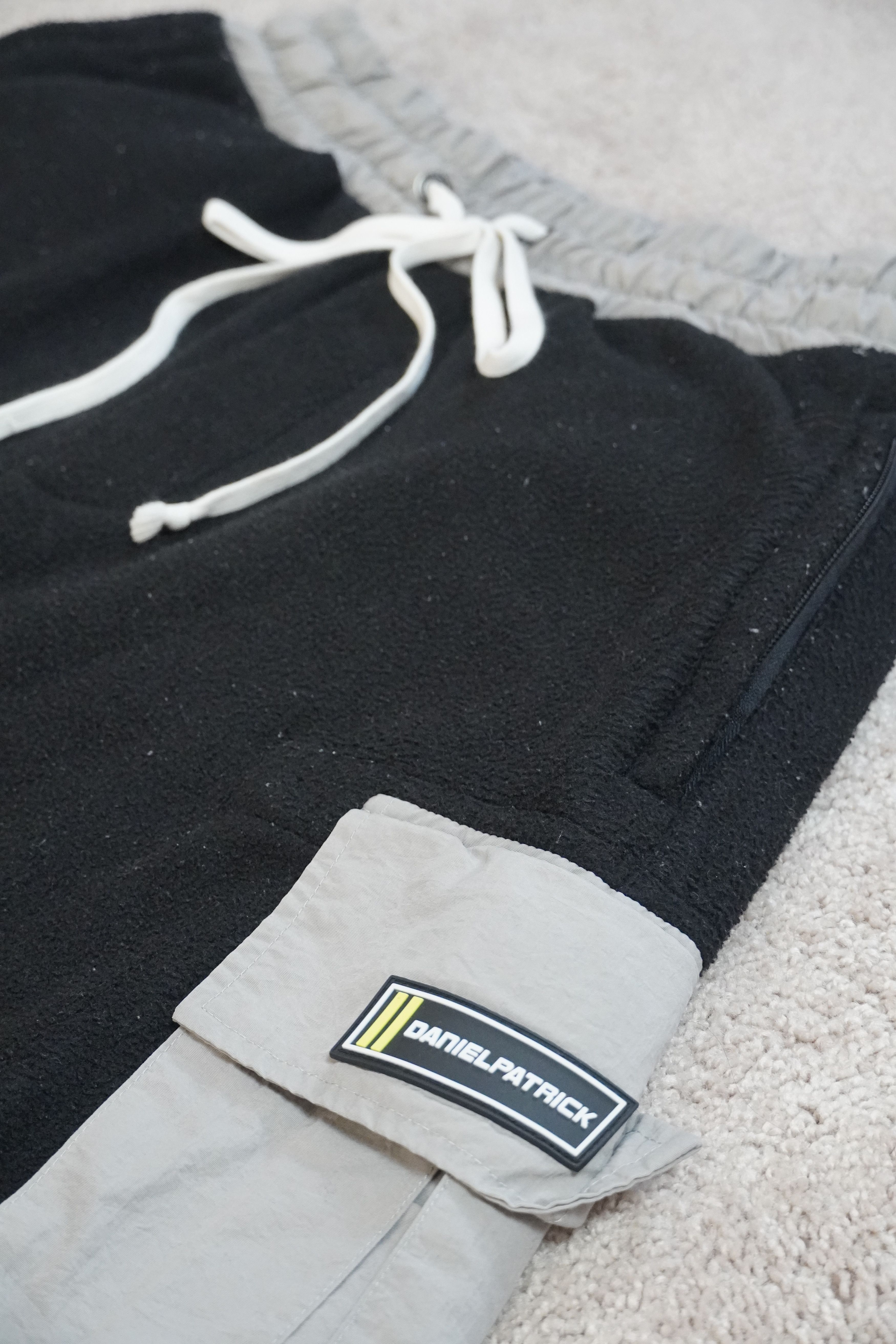 Daniel Patrick NWT DANIEL PATRICK Los Angeles Black Smoke Gray Fleece Cargo Size US 32 / EU 48 - 3 Thumbnail