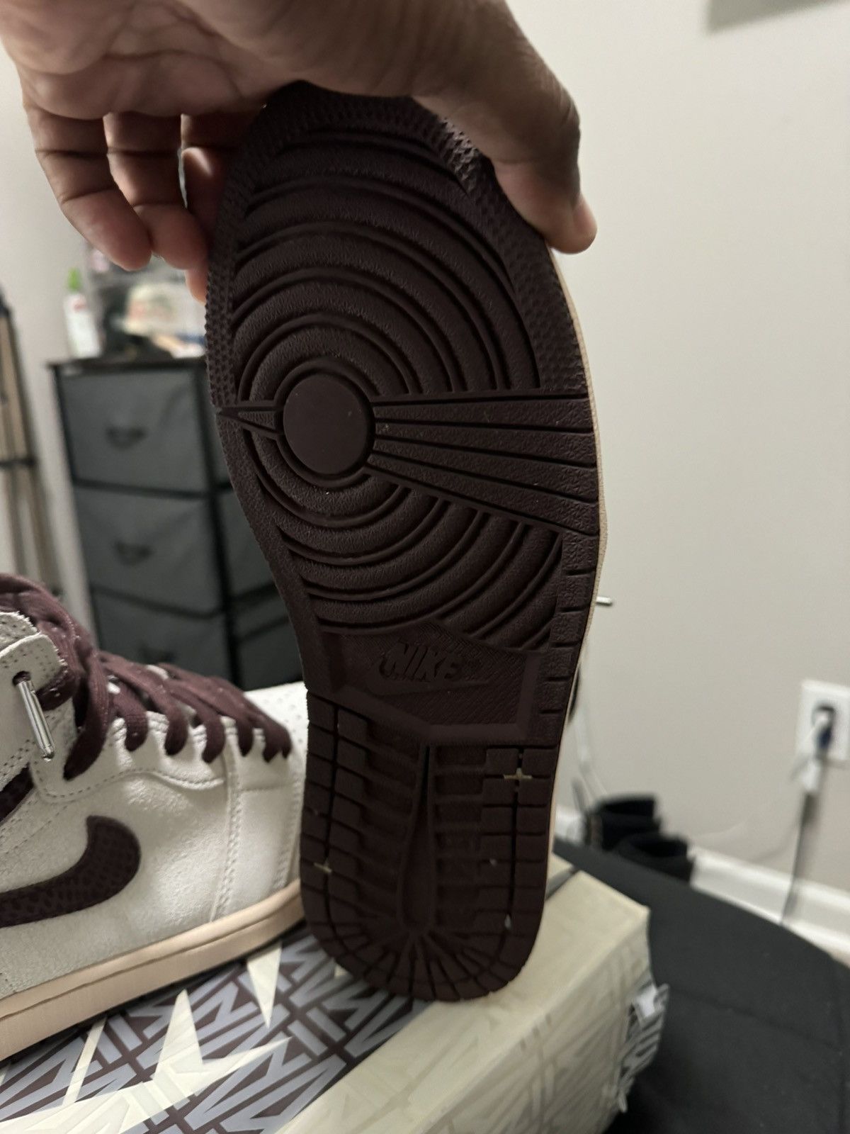 A Ma Maniere × Jordan Brand A MA MANIÈRE JORDAN 1 HIGH Size US 9.5 / EU 42-43 - 5 Thumbnail