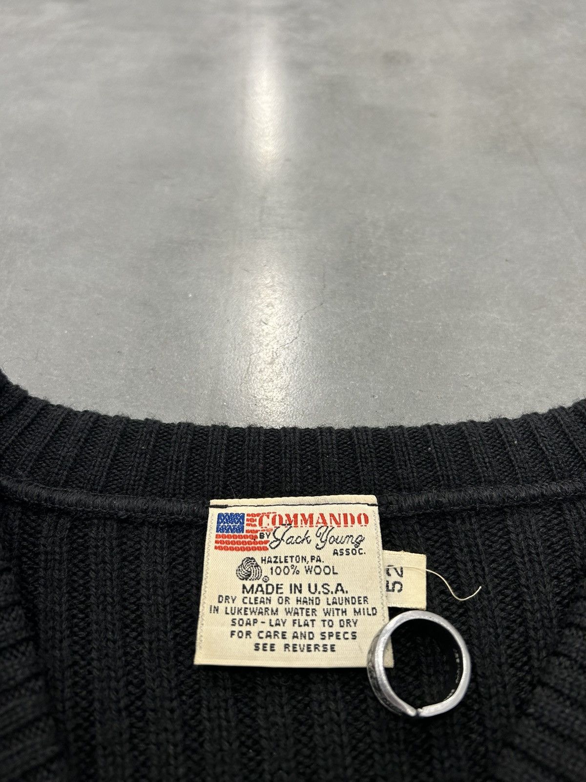 Vintage Vintage black wool sweater Size US L / EU 52-54 / 3 - 2 Thumbnail