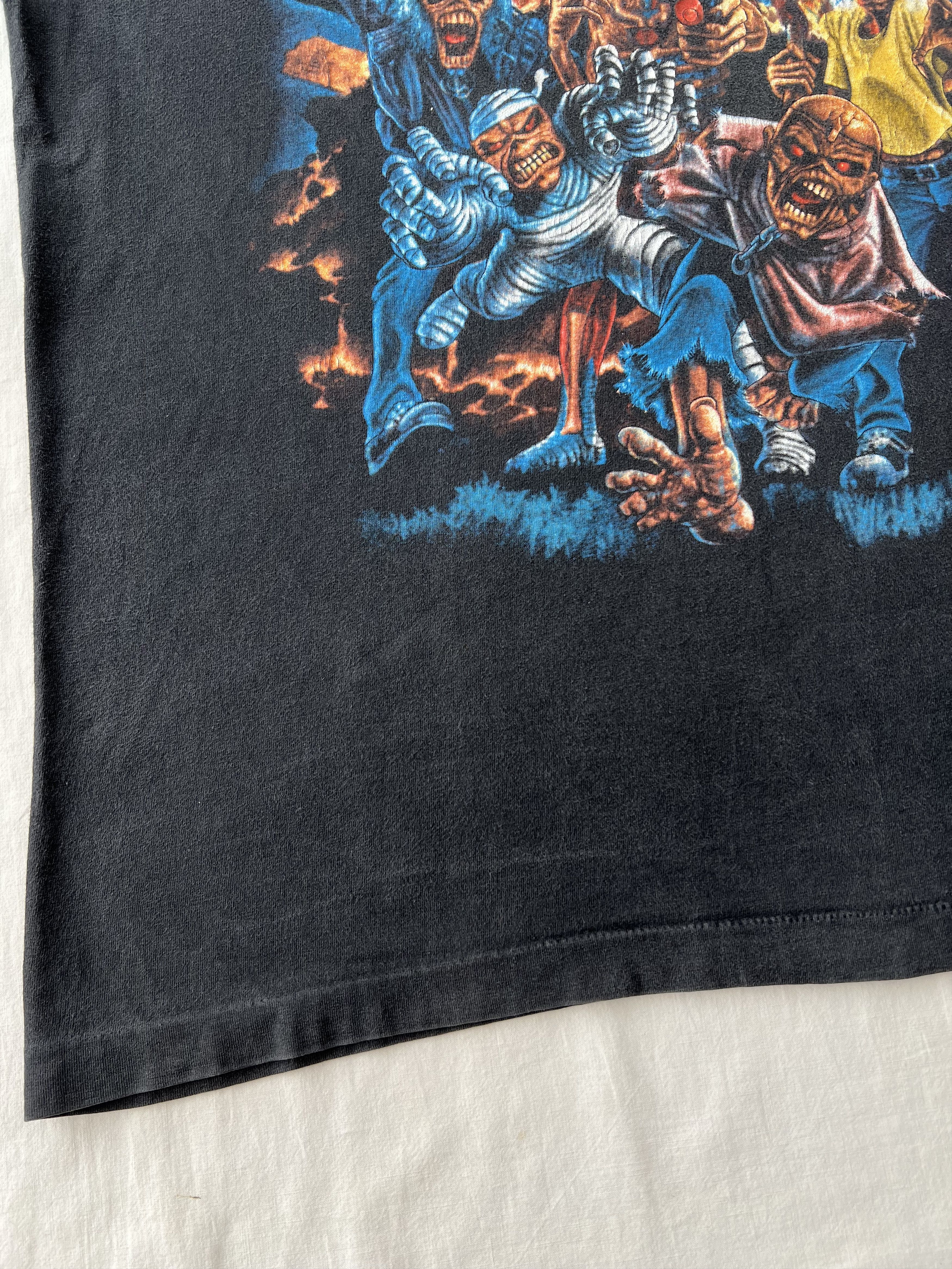 Band Tees Vintage 1996 Iron Maiden Best of the Beast Black T-shirt Size US XL / EU 56 / 4 - 10 Thumbnail