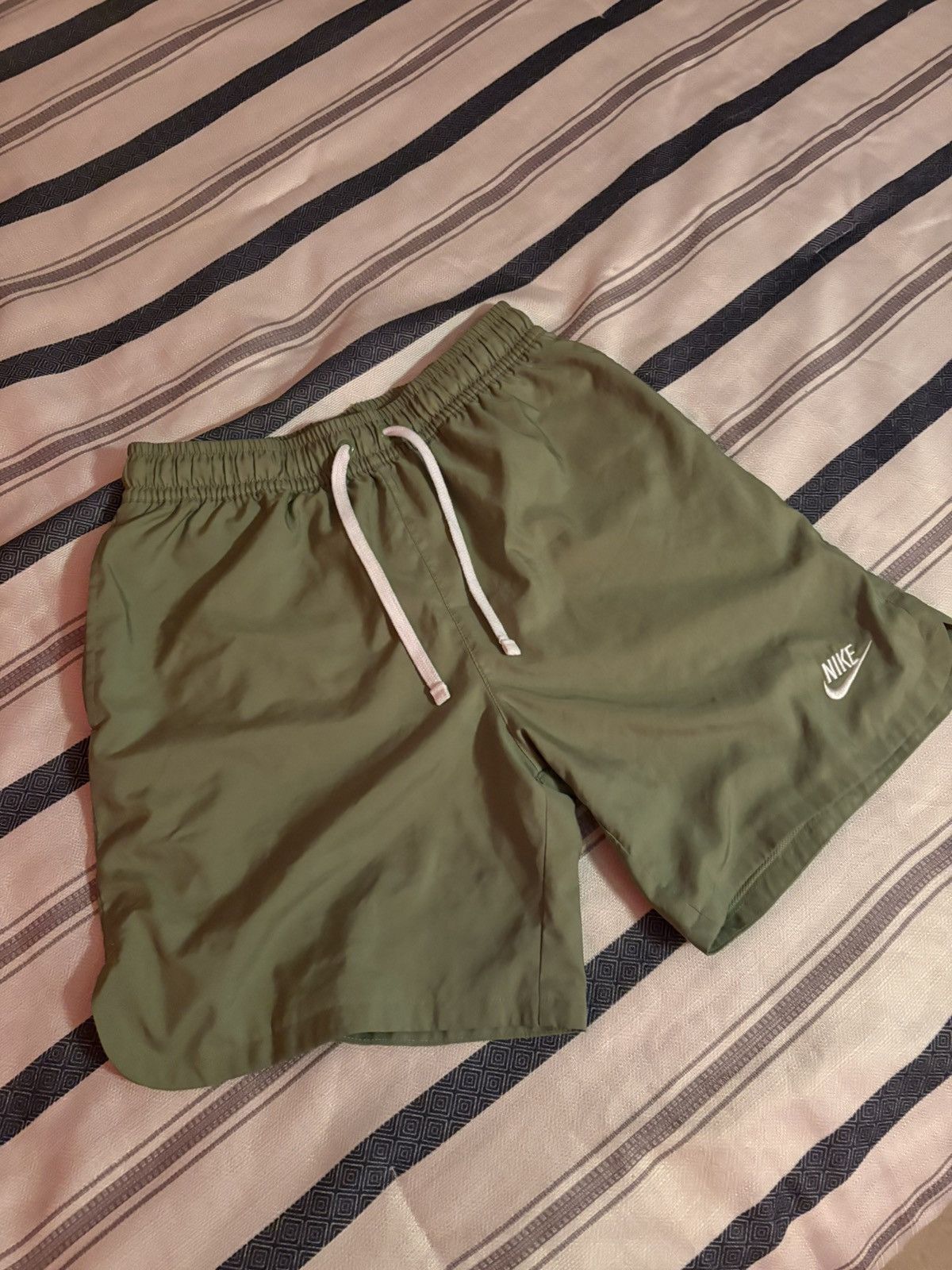 Nike Nike Club Woven Essential Shorts Small Tall Size US 32 / EU 48 - 1 Thumbnail