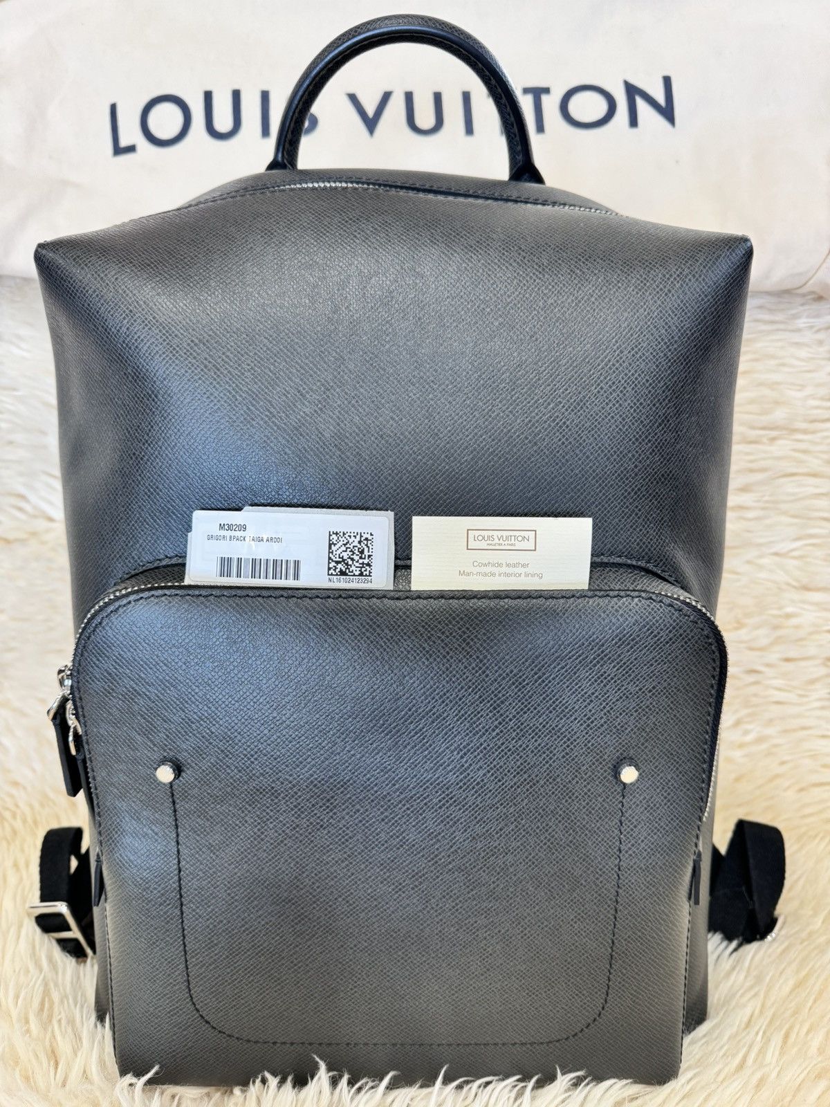Louis Vuitton Louis Vuitton Taiga Grigori Gray Backpack Ardoise Leather Size ONE SIZE - 2 Thumbnail